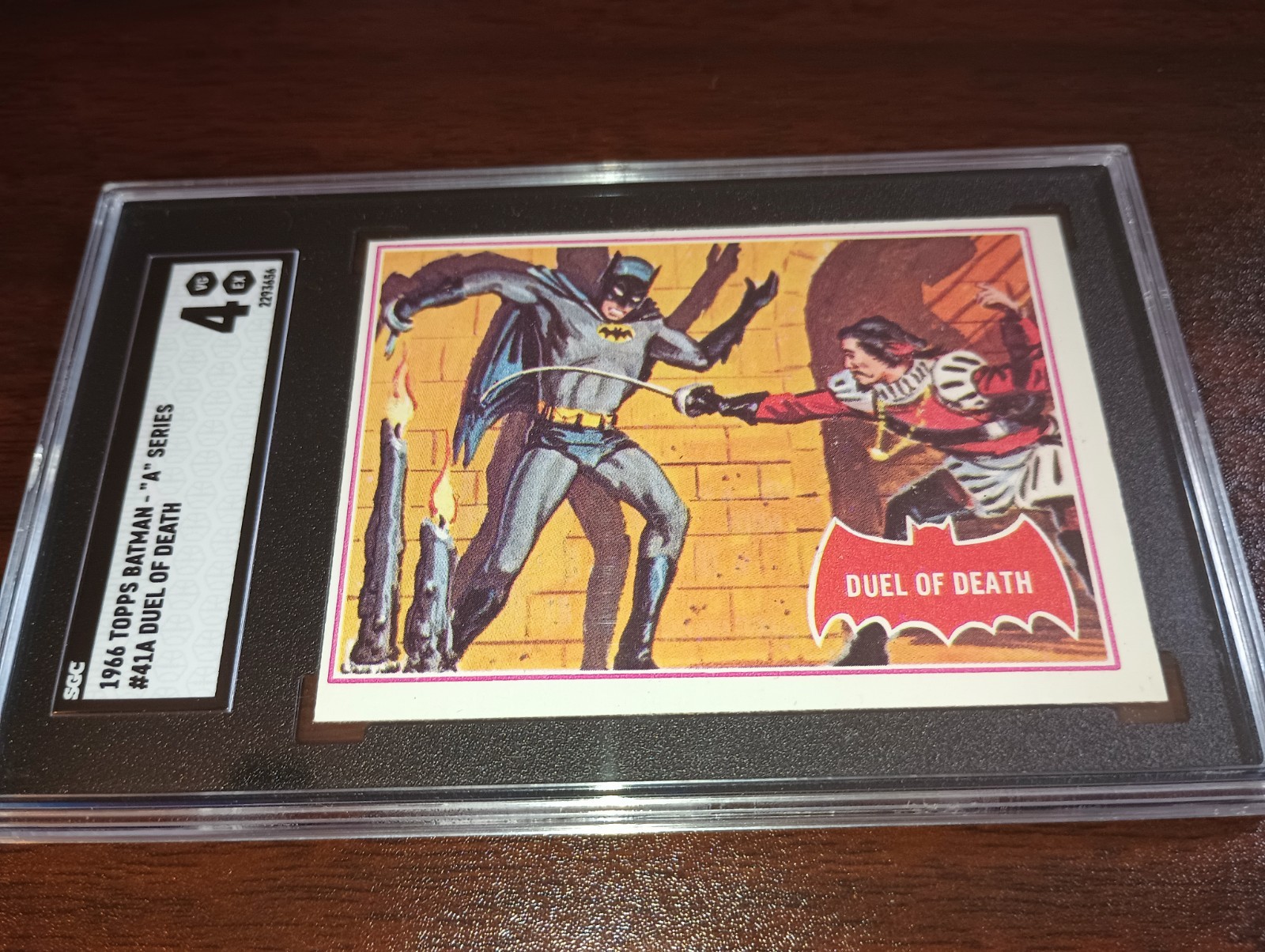 1966 Topps Batman A Series #41A Red Bat \ 1966 Topps Batman A Series #41A Red Bat \