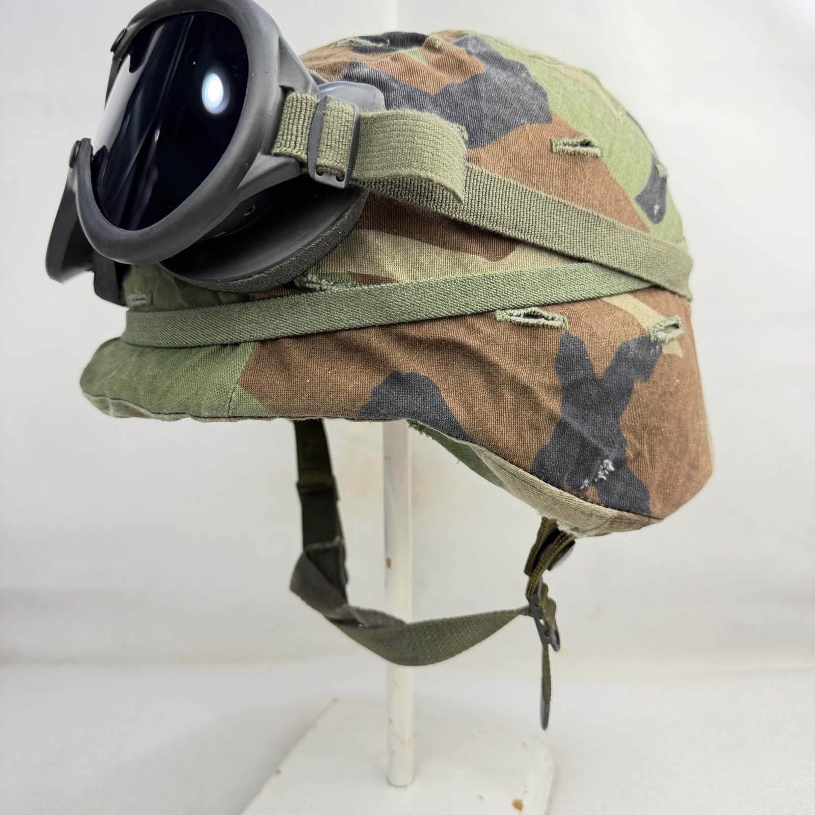 Small PASGT Ballistic Combat Helmet w/ Goggles US Woodland Camo M81 Cover USGI