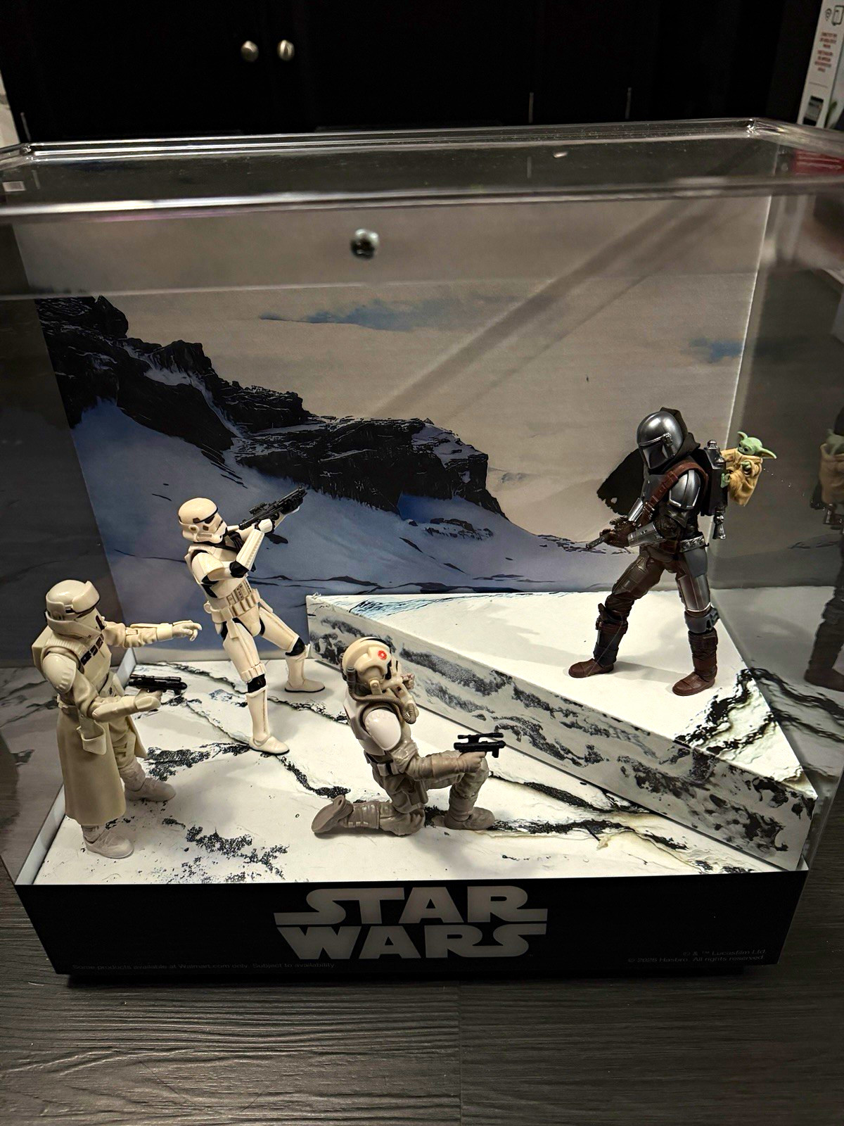 Hasbro Star Wars The Mandalorian 2026 Store Display Case diorama