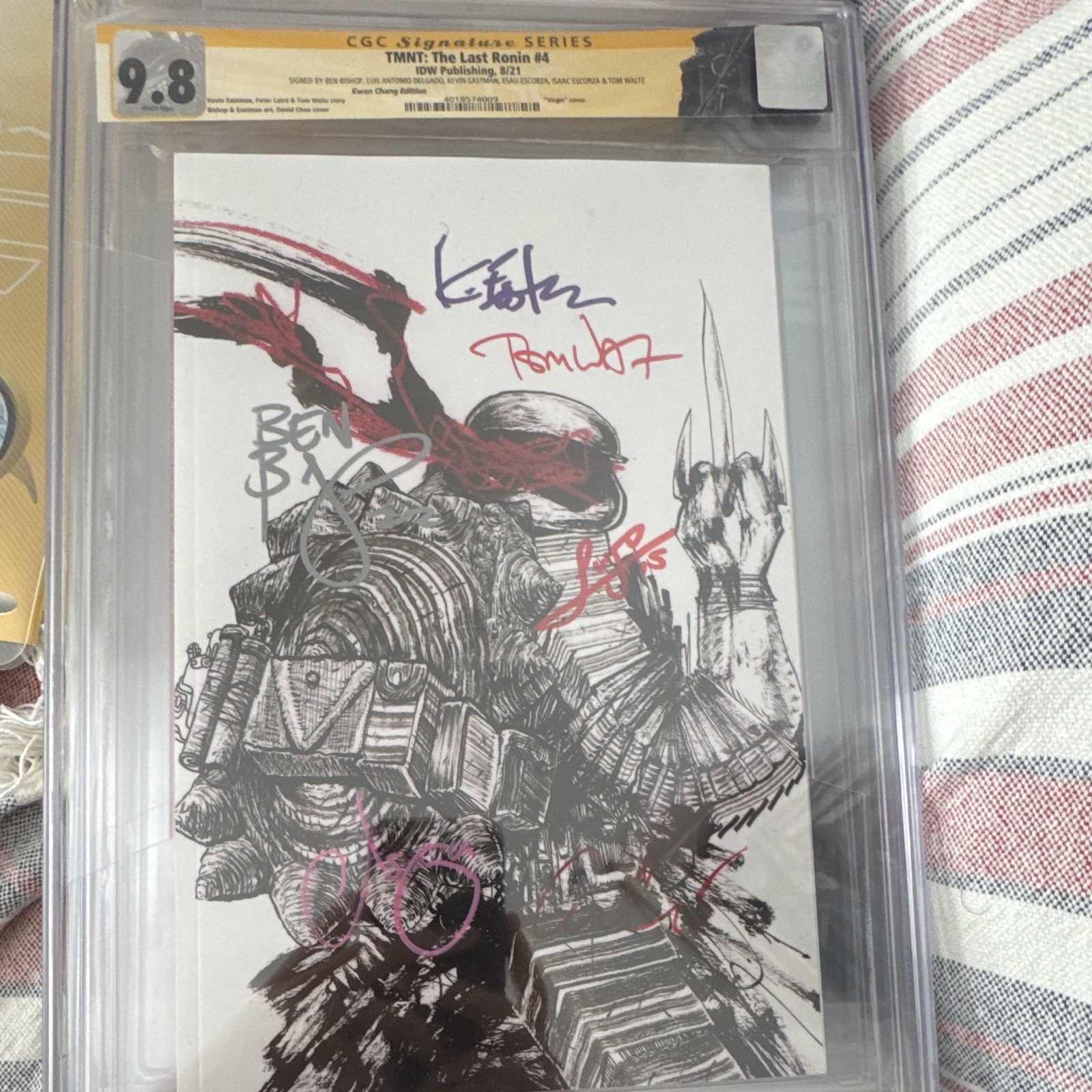TMNT The Last Ronin #4 Kwan Chang - Signed 6x - CGC 9.8 TMNT The Last Ronin #4 Kwan Chang - Signed 6x - CGC 9.8