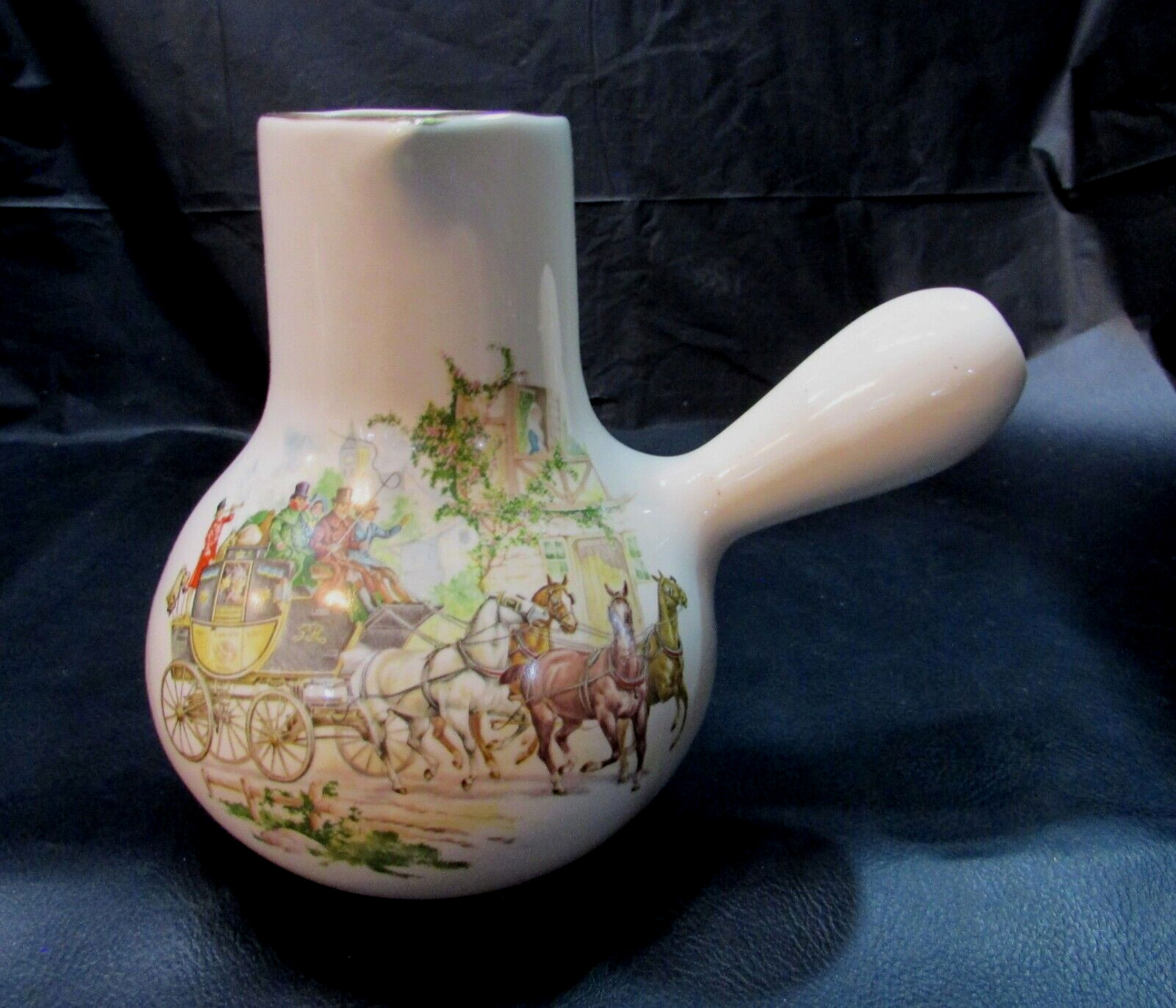England Stagecoach Horses Scene Vintage 5x6 Pottery Unusual Pitcher Jug w Handle