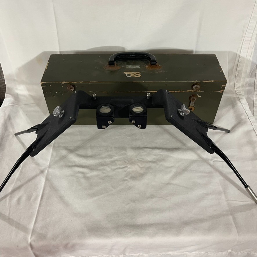 VINTAGE US ARMY MAP READER MIRROR STEREOSCOPE ~ WOOD CASE ~ MODEL SF-1