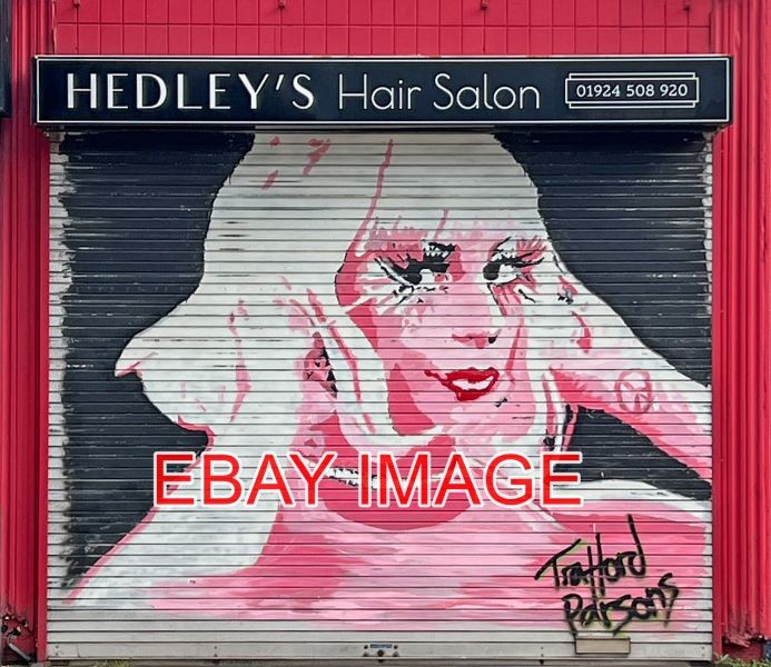 PHOTO  HEDLEY\'S HAIR SALON  DEWSBURY