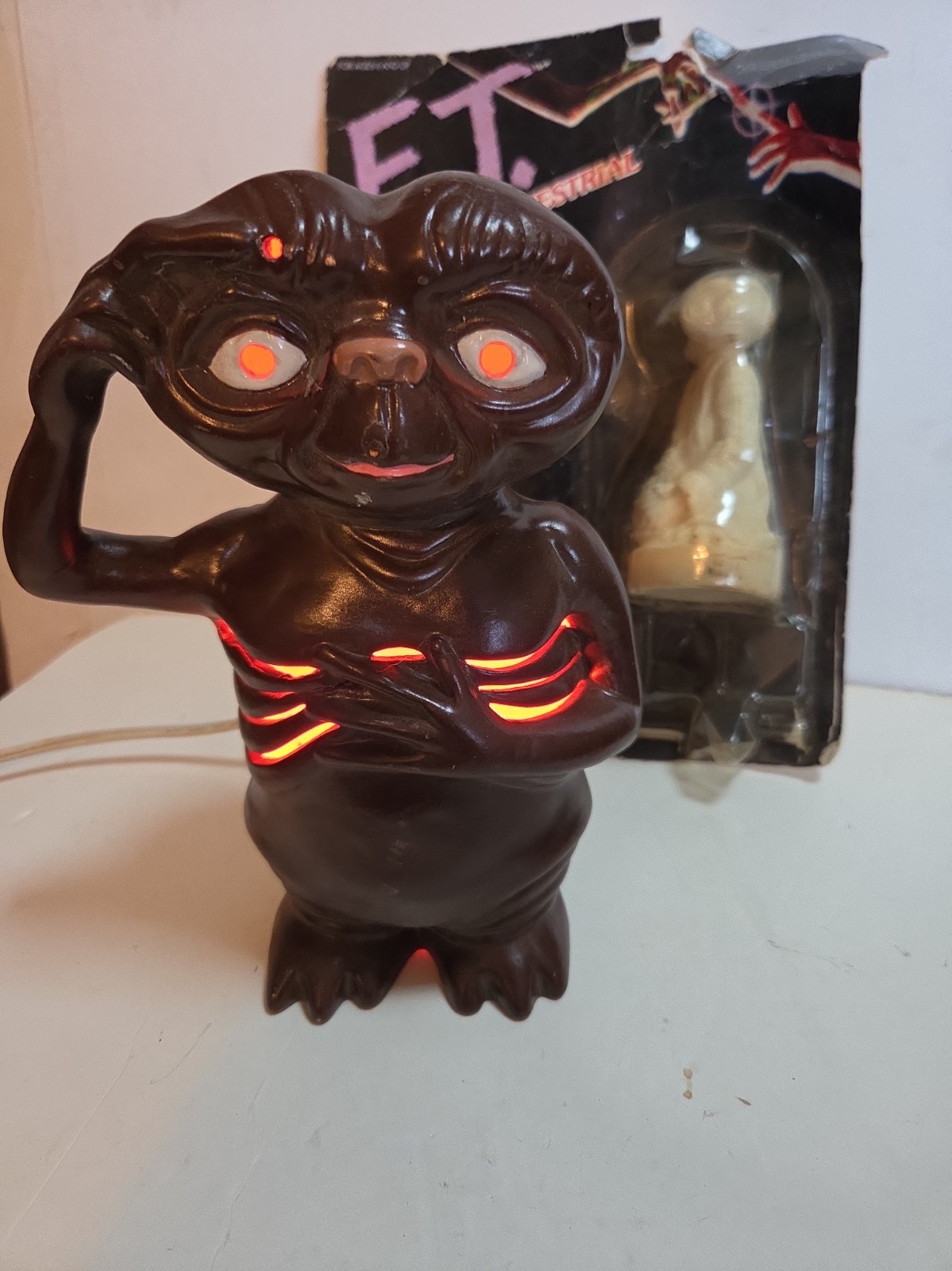 Vintage 1980s E.T. Night Light Lamp Hand Made Ceramic. With Paintable Figure