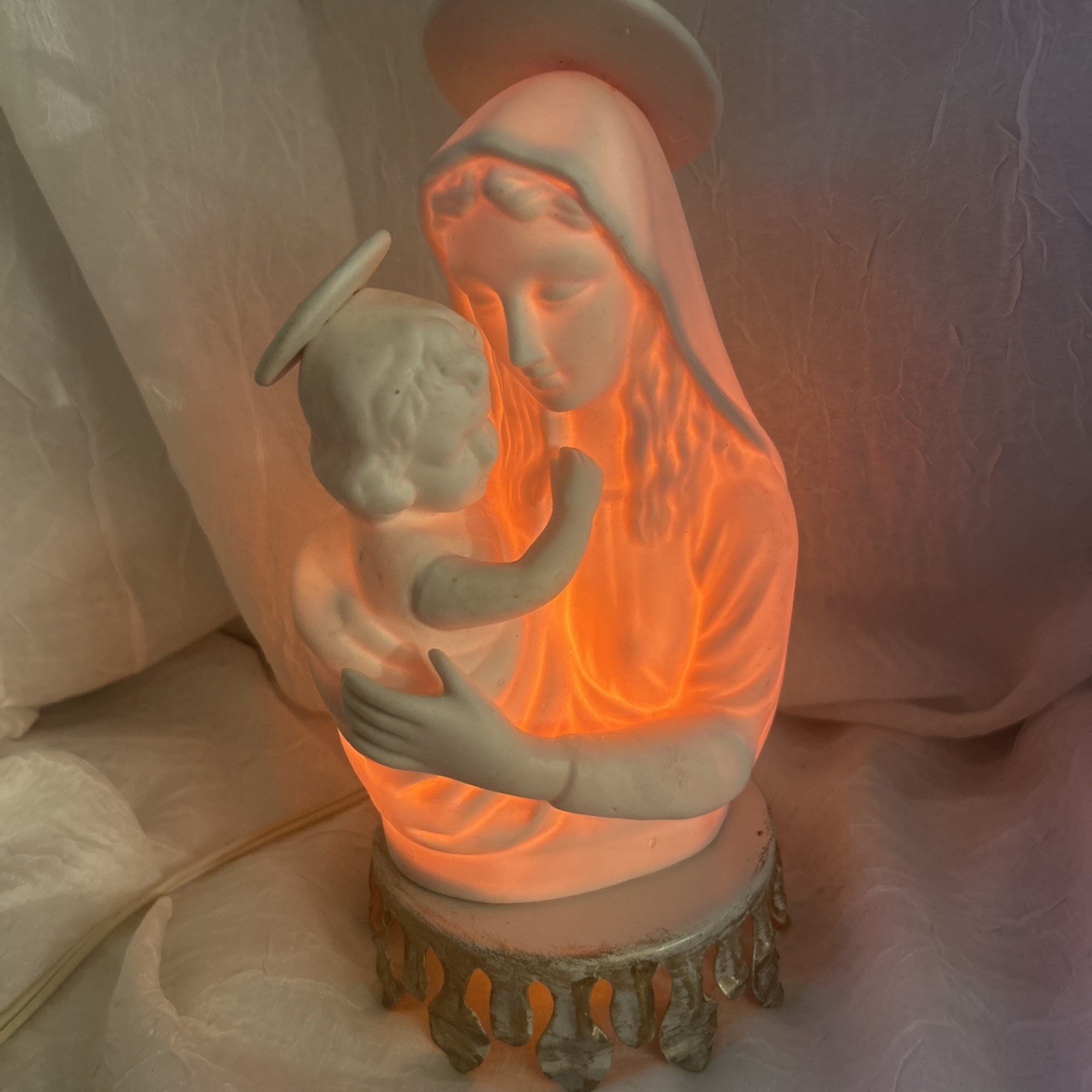 Vtg Virgin Mary With Baby Jesus Ceramic Figurine Night Light Lamp Madonna Child Vtg Virgin Mary With Baby Jesus Ceramic Figurine Night Light Lamp Madonna Child