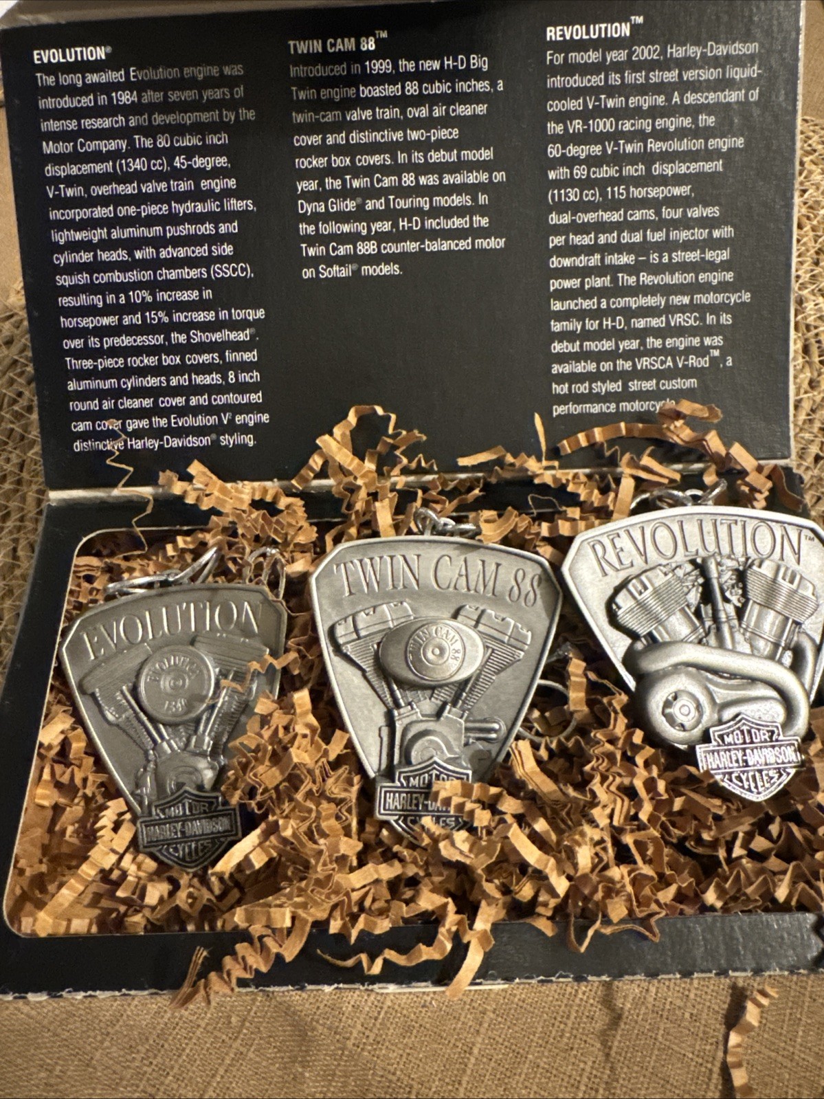 HARLEY-DAVIDSON 2001 H-D Evolution Twin Cam 88 Revolution Engine XMAS ORNAMENT HARLEY-DAVIDSON 2001 H-D Evolution Twin Cam 88 Revolution Engine XMAS ORNAMENT