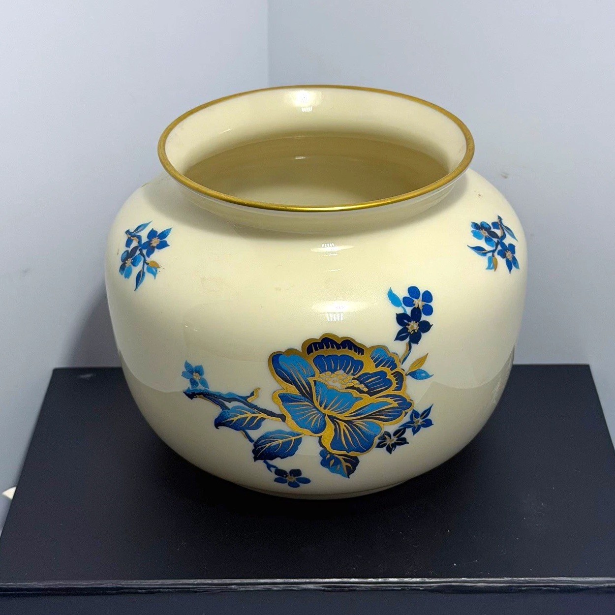 Lenox China \ Lenox China \