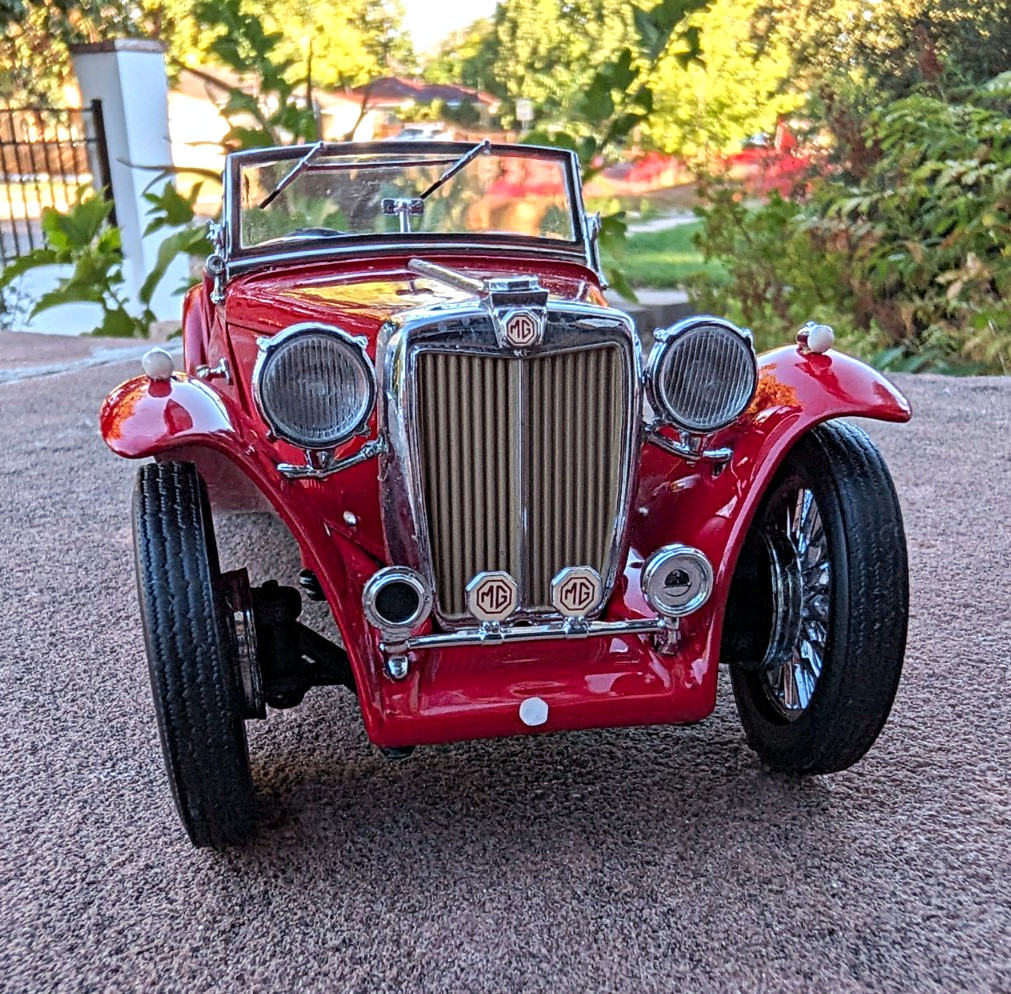 Franklin Mint 1:24 1948 MG TC Red Convertible Roadster Diecast Model Car