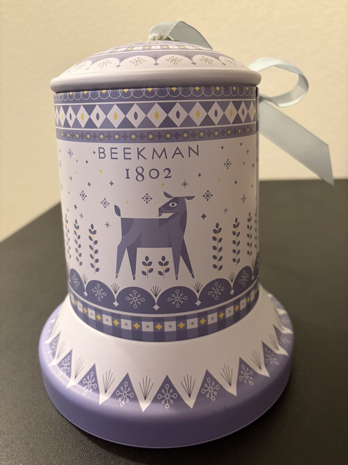 Beekman 1802 Gift Wrapping Set - Bell Tin and 6 Bags