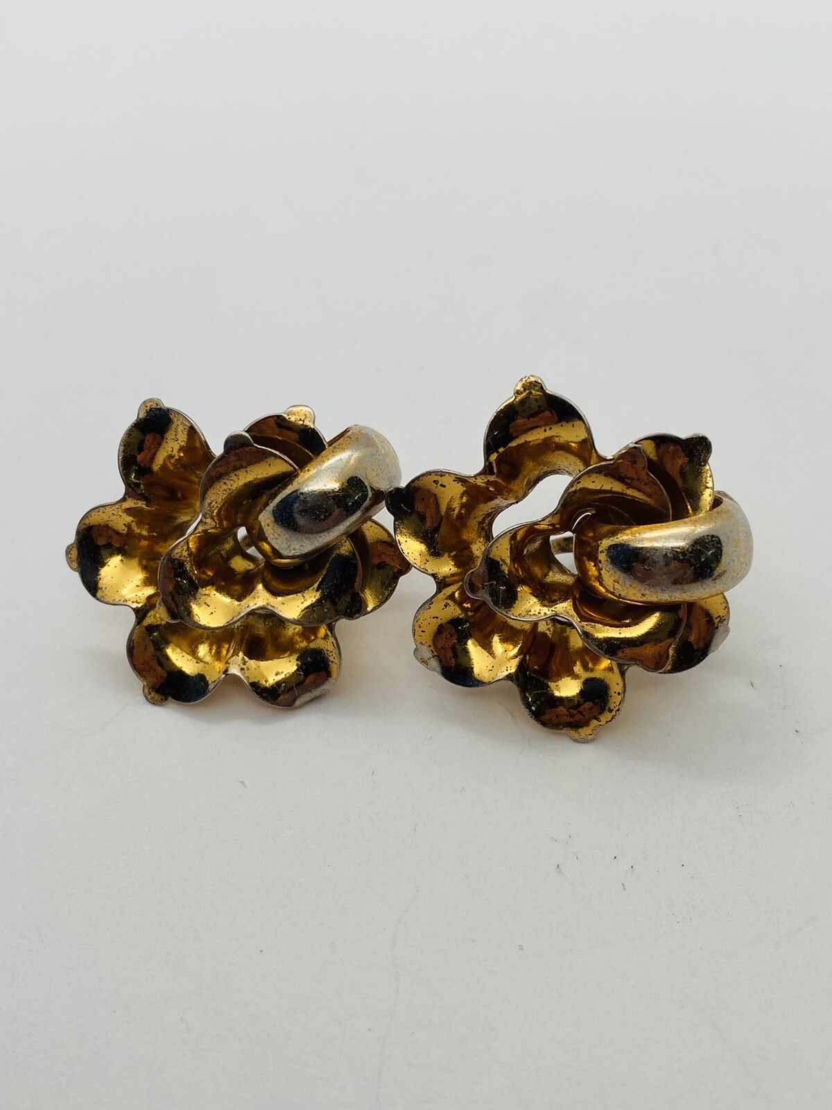 VINTAGE MONET EARLY STERLING SILVER VERMEIL SCREWBACK FLOWER SPRAY EARRINGS 11g