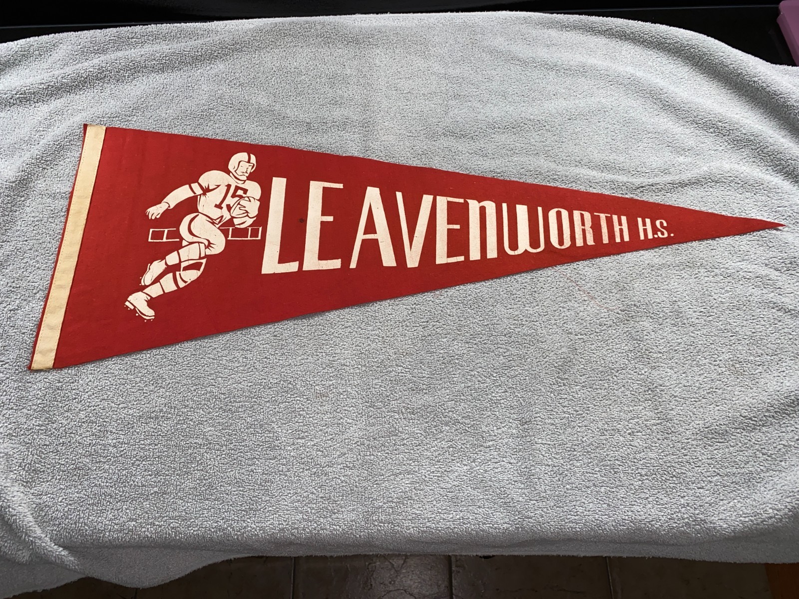 Vintage 40s/50s Leavenworth, Kansas Or Indiana High School Football Felt Pennant Vintage 40s/50s Leavenworth, Kansas Or Indiana High School Football Felt Pennant