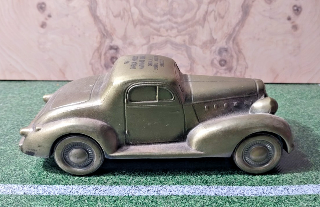 VINTAGE 1974 BANTHRICO Chicago Metal bank - 1930\'s La Salle