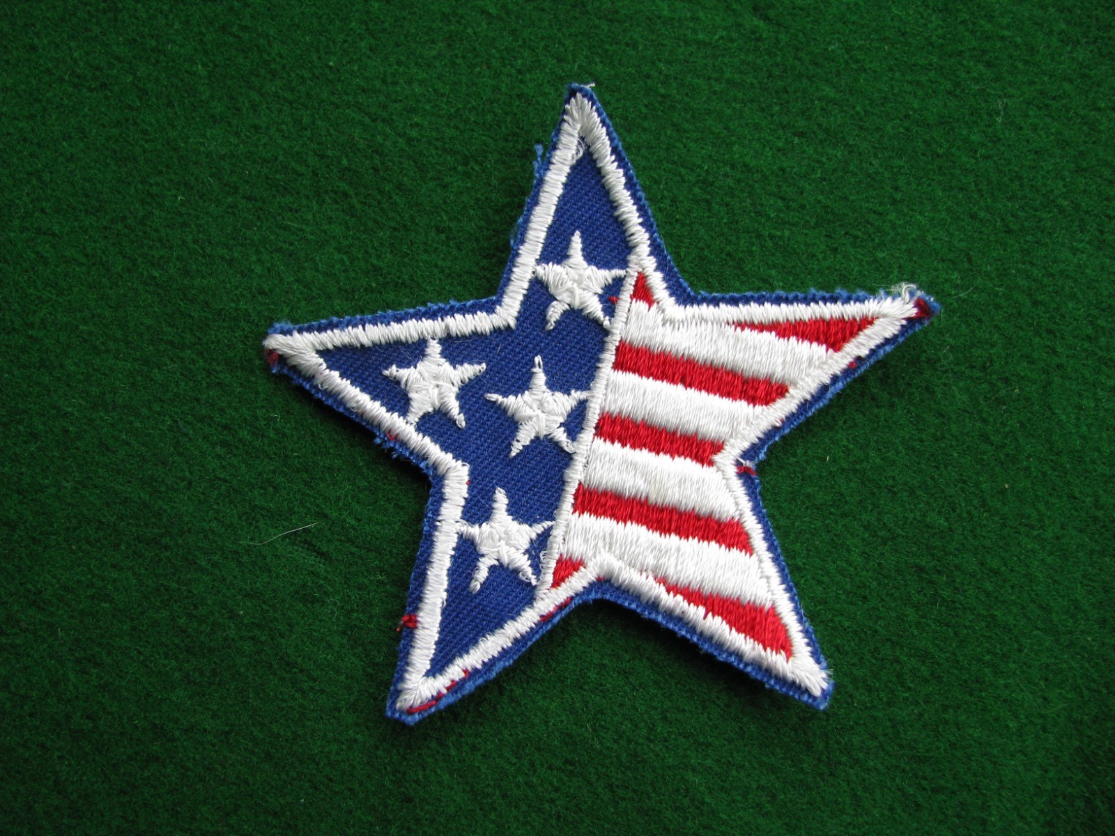 VINTAGE STAR SHAPE AMERICAN FLAG Iron/Sew on Embroidered Patch