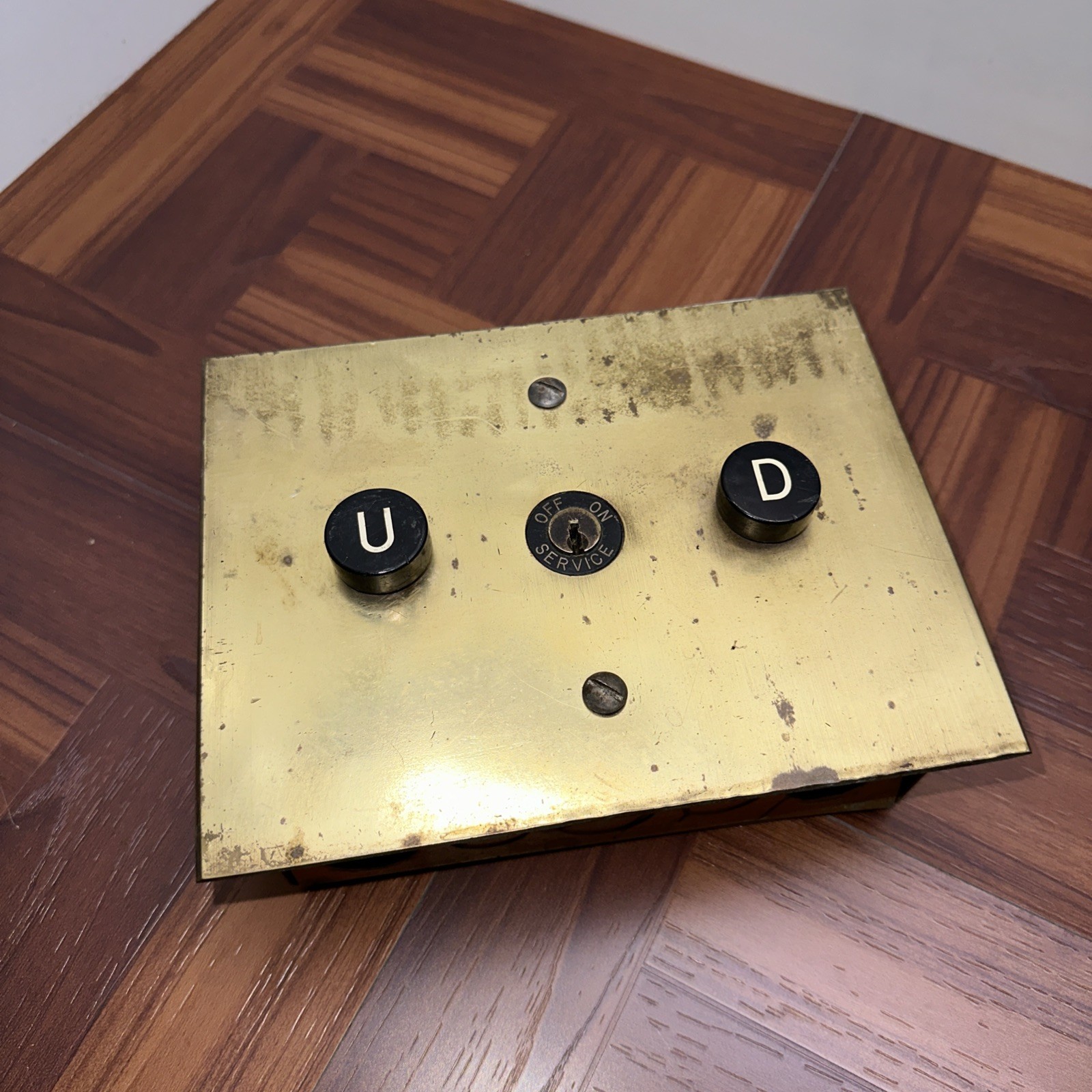 Vintage Elevator Hall Button Panel (Intermediate Floor Up & Down) Vintage Elevator Hall Button Panel (Intermediate Floor Up & Down)