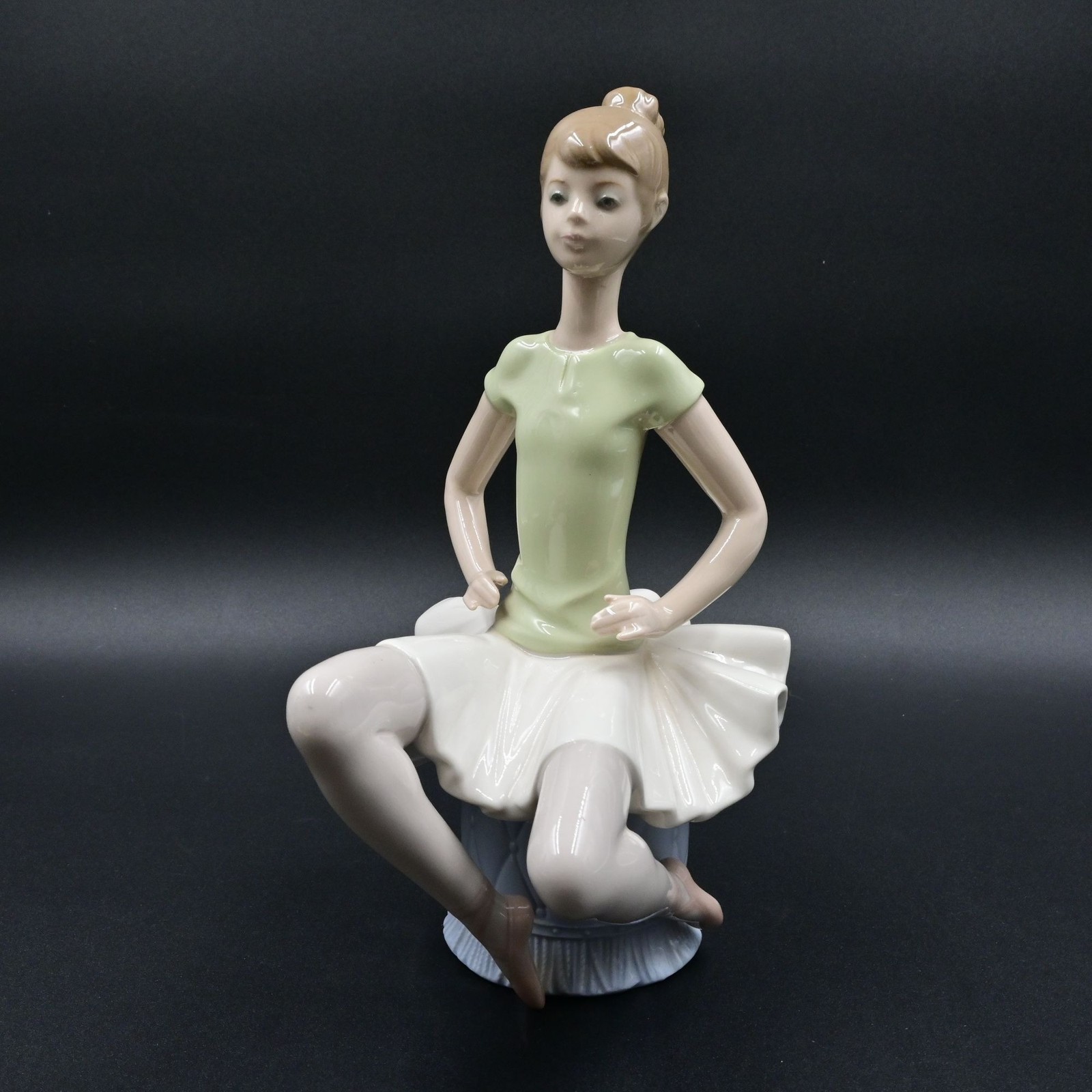 Lladro Laura Sitting Ballerina Figurine 1360 Retired Glazed Porcelain Spain 9