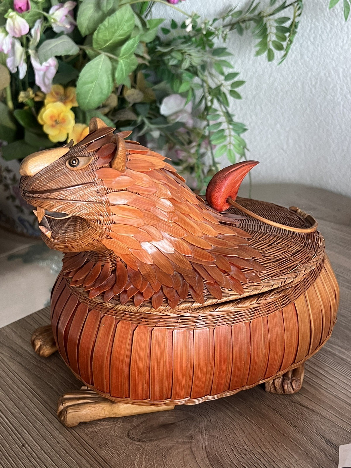 Excellent Vintage Chinese Wicker Rattan Lion Basket with original tag Excellent Vintage Chinese Wicker Rattan Lion Basket with original tag