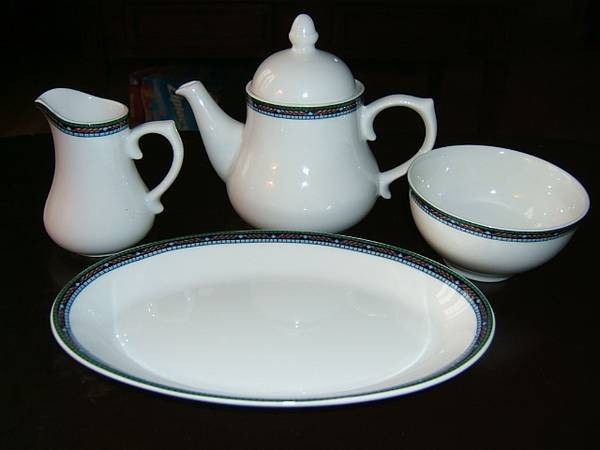 5 Pc Tea Set Dudson, English Duraline Green China Creamer, Tray, Pot w Lid, Bowl 5 Pc Tea Set Dudson, English Duraline Green China Creamer, Tray, Pot w Lid, Bowl