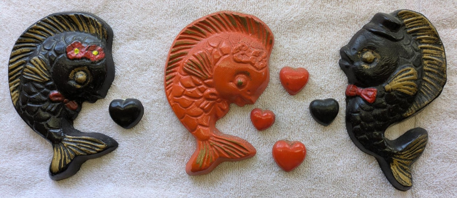 Vintage Chalkware Fish Wall Art Lot Retro 60s Bathroom Decor w/ Bubbles