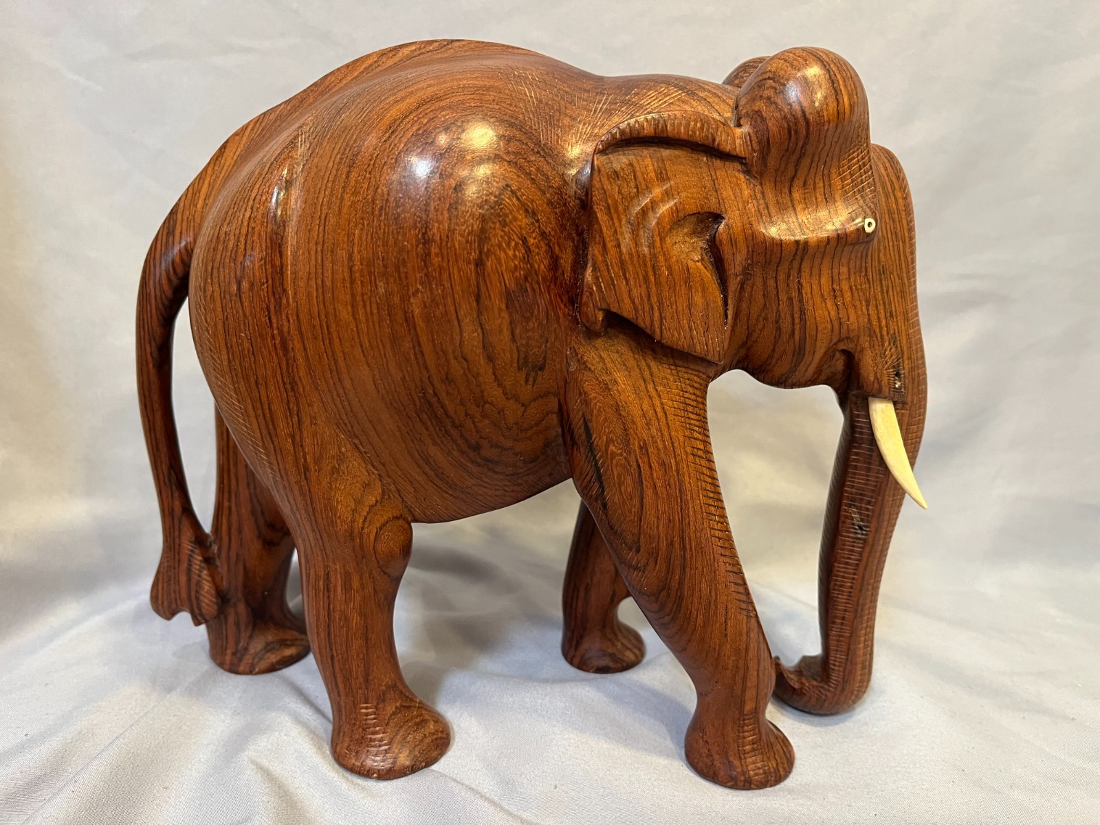 Vintage Hand Carved Solid Wood Elephant w/Tusks Figurine Teak/Rosewood Grain 8\