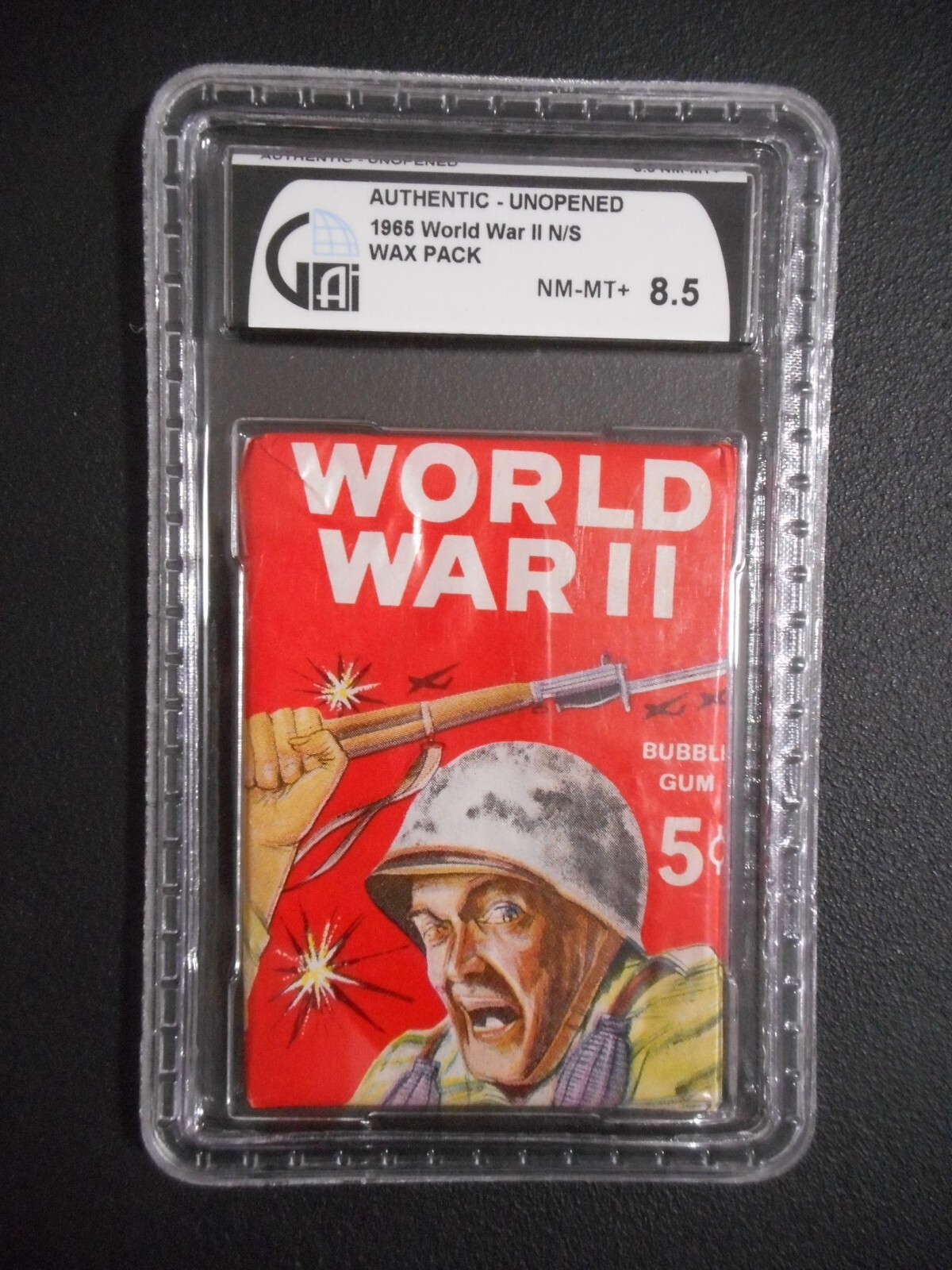 1965 WORLD WAR ll (WAR BULLETIN) WAX CARD PACK (GAI GRADED 8.5) PHILLY GUM