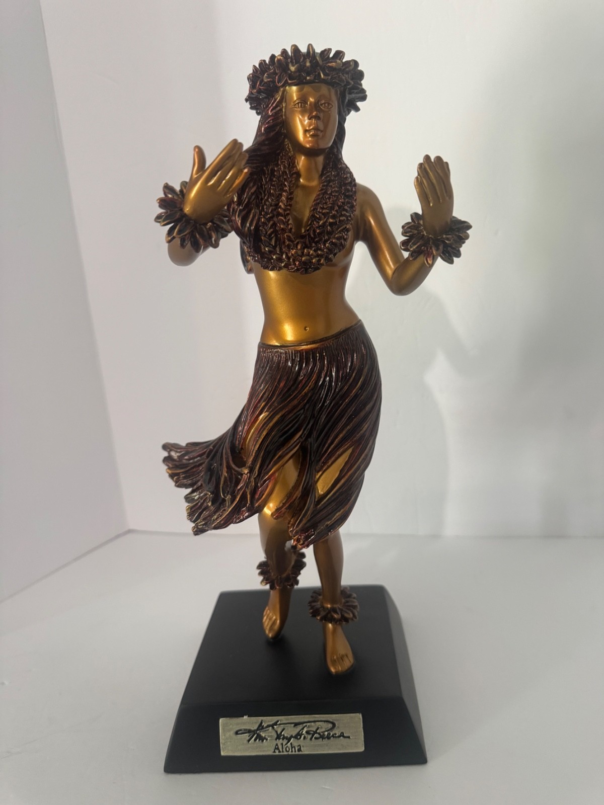 ARTIST KIM TAYLOR REECE - COLD CAST RESIN STATUE ALOHA 
