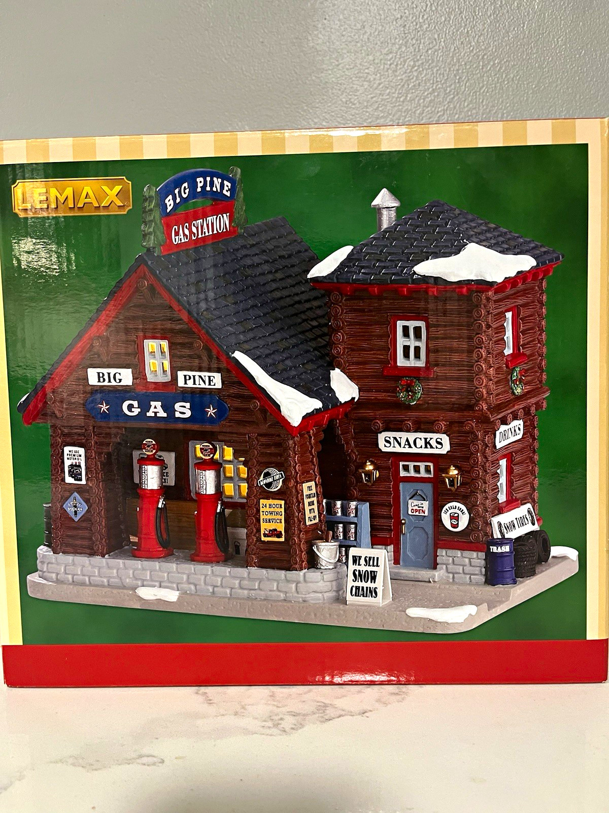 Lemax Big Pine Gas Station Christmas Village Building NIB