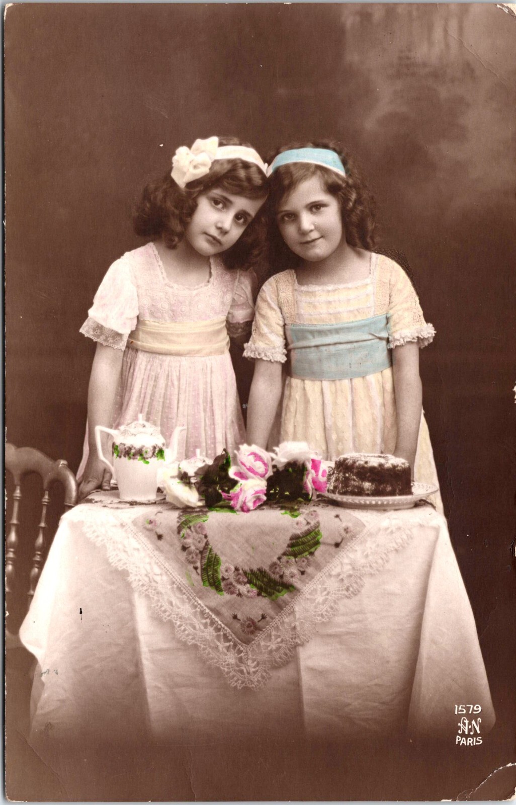 PORTRAIT OF TWO ADORABLE GIRLS : HAVING TEA AND CAKE : ALFRED NOYER : (1916) PORTRAIT OF TWO ADORABLE GIRLS : HAVING TEA AND CAKE : ALFRED NOYER : (1916)