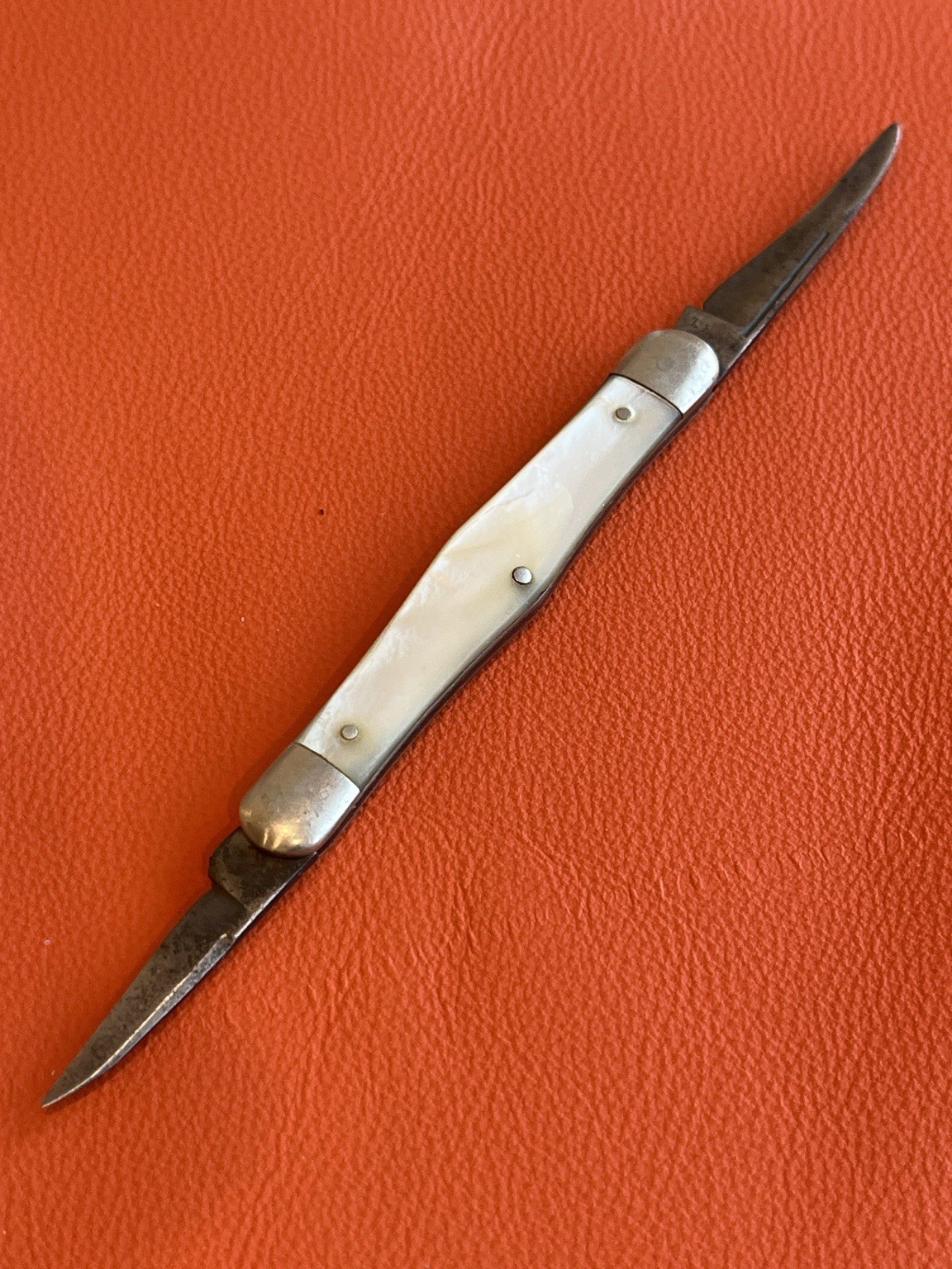 Antique L.F. & C. USA Pearl Handle Pen Knife Pattern 72309 c.1915-1925