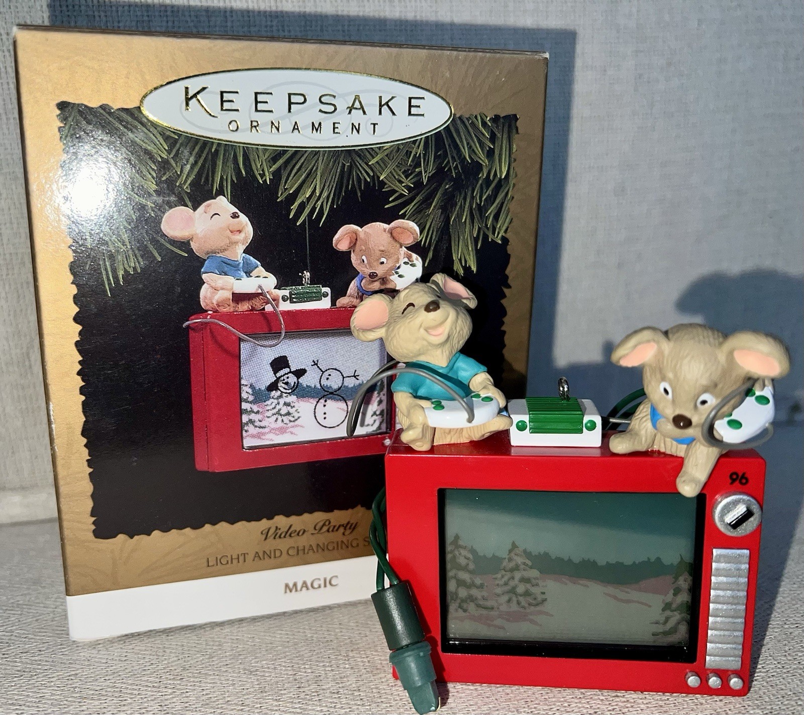 1996 Hallmark VIDEO PARTY *Magic* Ornament
