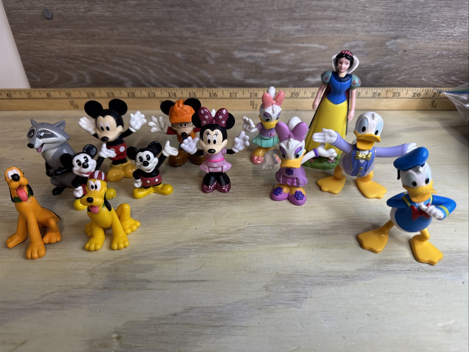 Lot Of 13 PVC Walt Disney Characters Classic 2-4 Inch Misc Donald Mickey Pluto Lot Of 13 PVC Walt Disney Characters Classic 2-4 Inch Misc Donald Mickey Pluto