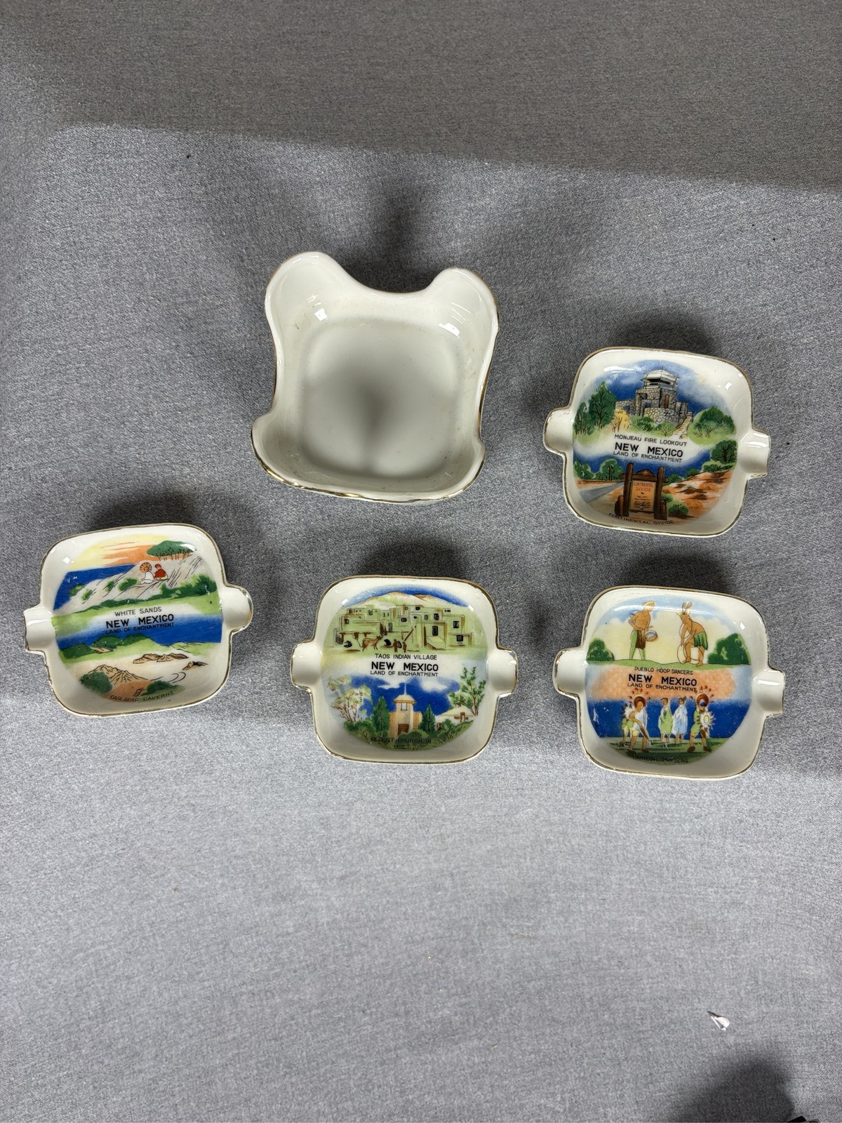 Vintage New Mexico Souvenir Ceramic Nesting Ashtray Set 5 Piece Gold Trim Vintage New Mexico Souvenir Ceramic Nesting Ashtray Set 5 Piece Gold Trim
