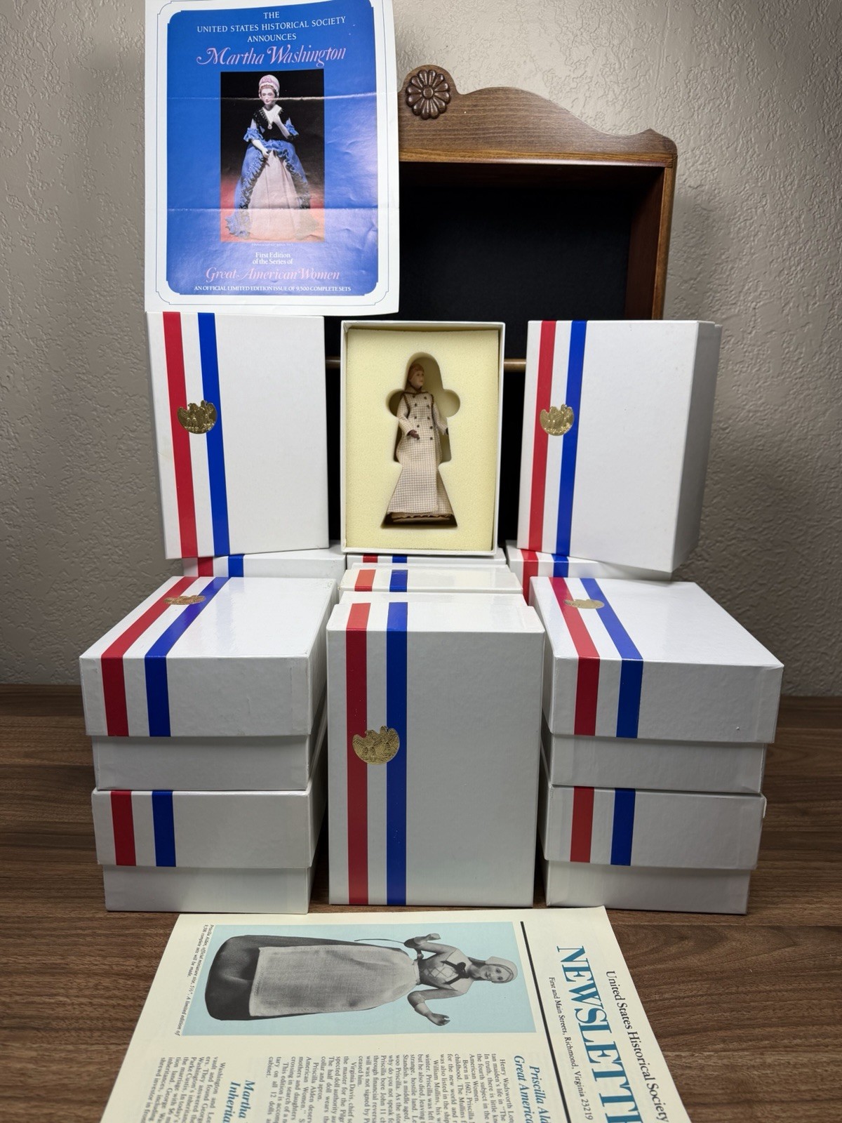 US Historical Society Great American Women 12 Doll Set Boxes COA Display Shelf