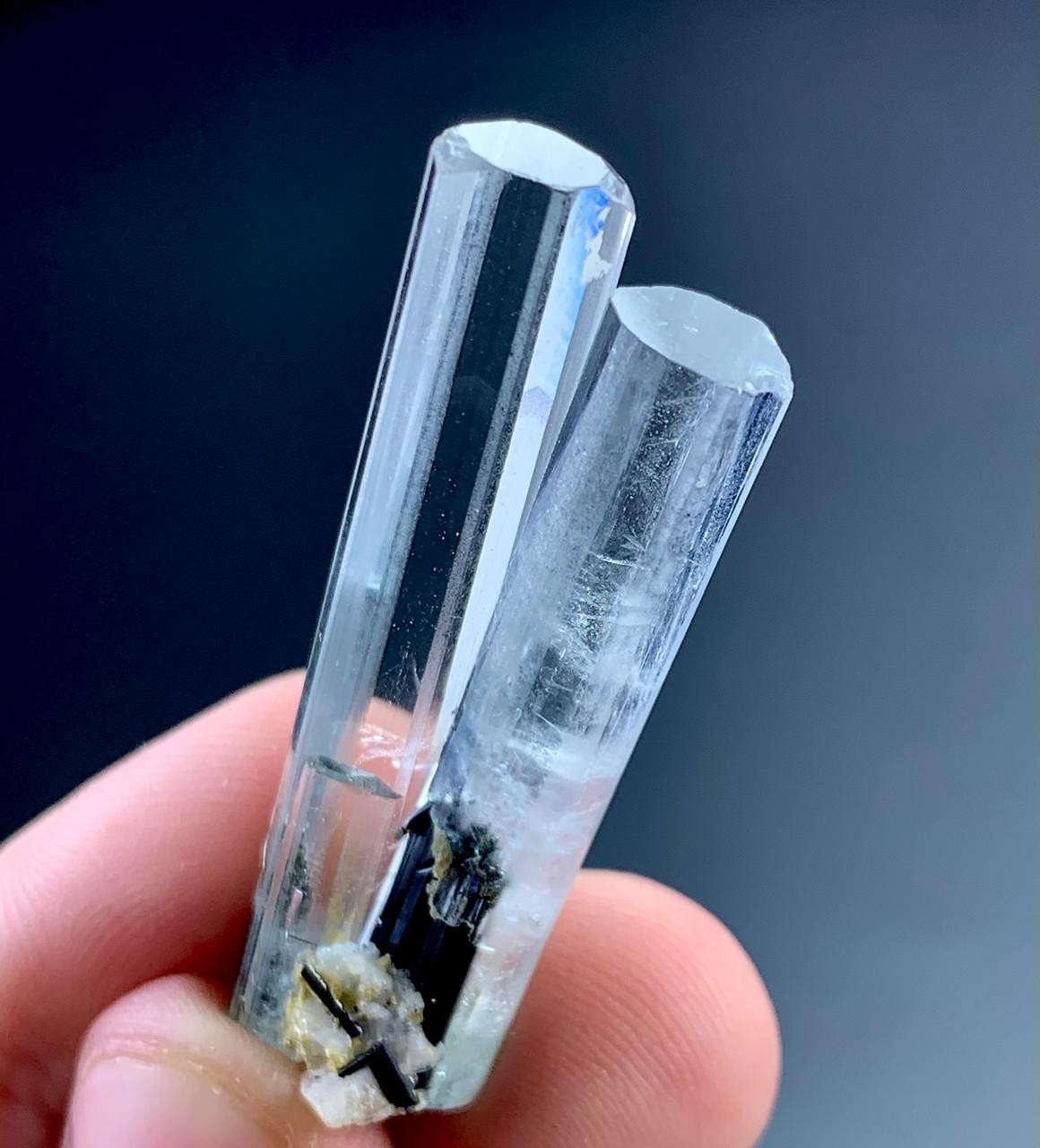 39 Carat Aquamarine Crystal Specimen From Pakistan 
