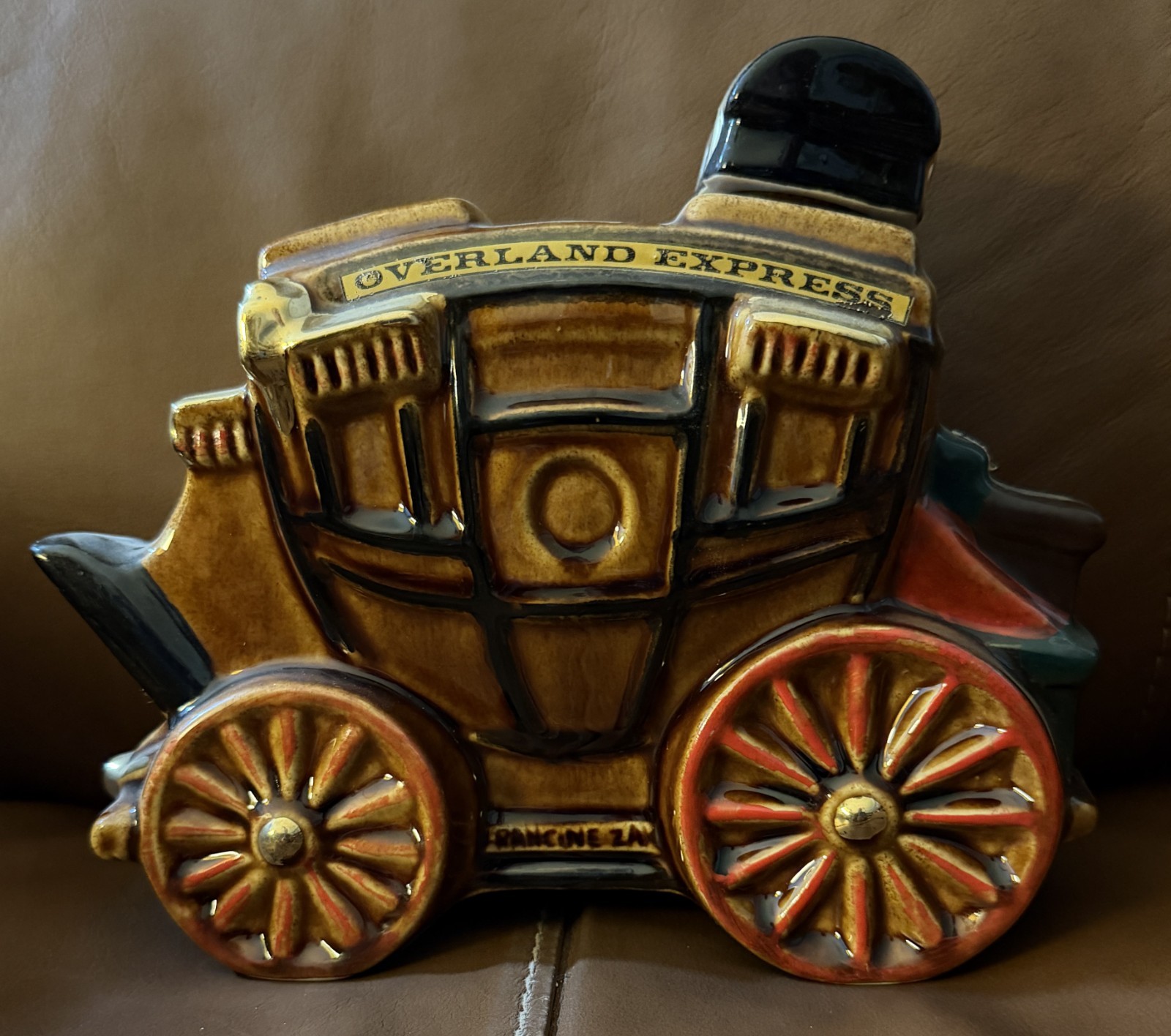 VINTAGE 1969 EZRA BROOKS OVERLAND EXPRESS STAGECOACH DECANTER VINTAGE 1969 EZRA BROOKS OVERLAND EXPRESS STAGECOACH DECANTER