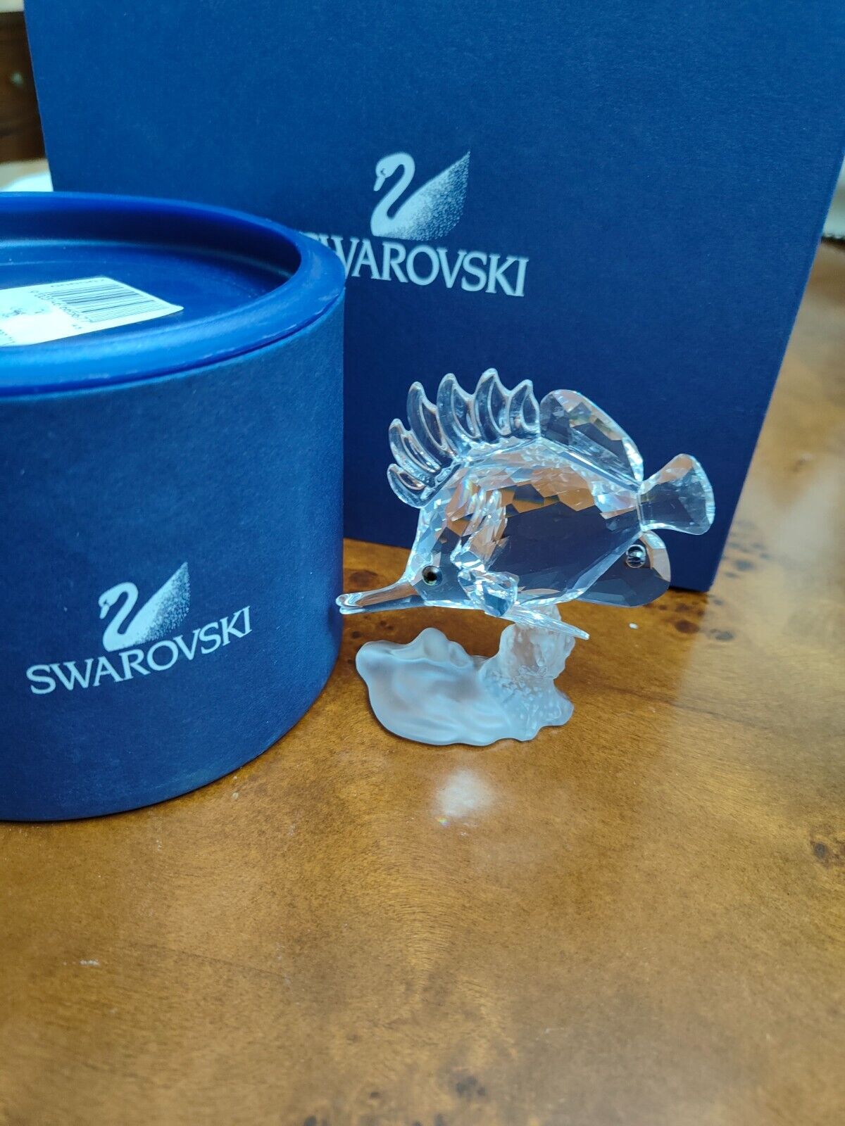 swarovski flying fish with original box and certificate 666567