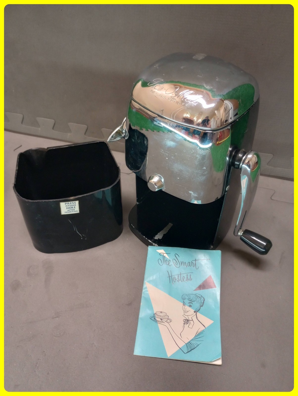 Vintage 1950s Ice-O-Mat Vogue 455 Ice Crusher Manual Hand Crank Black Retro