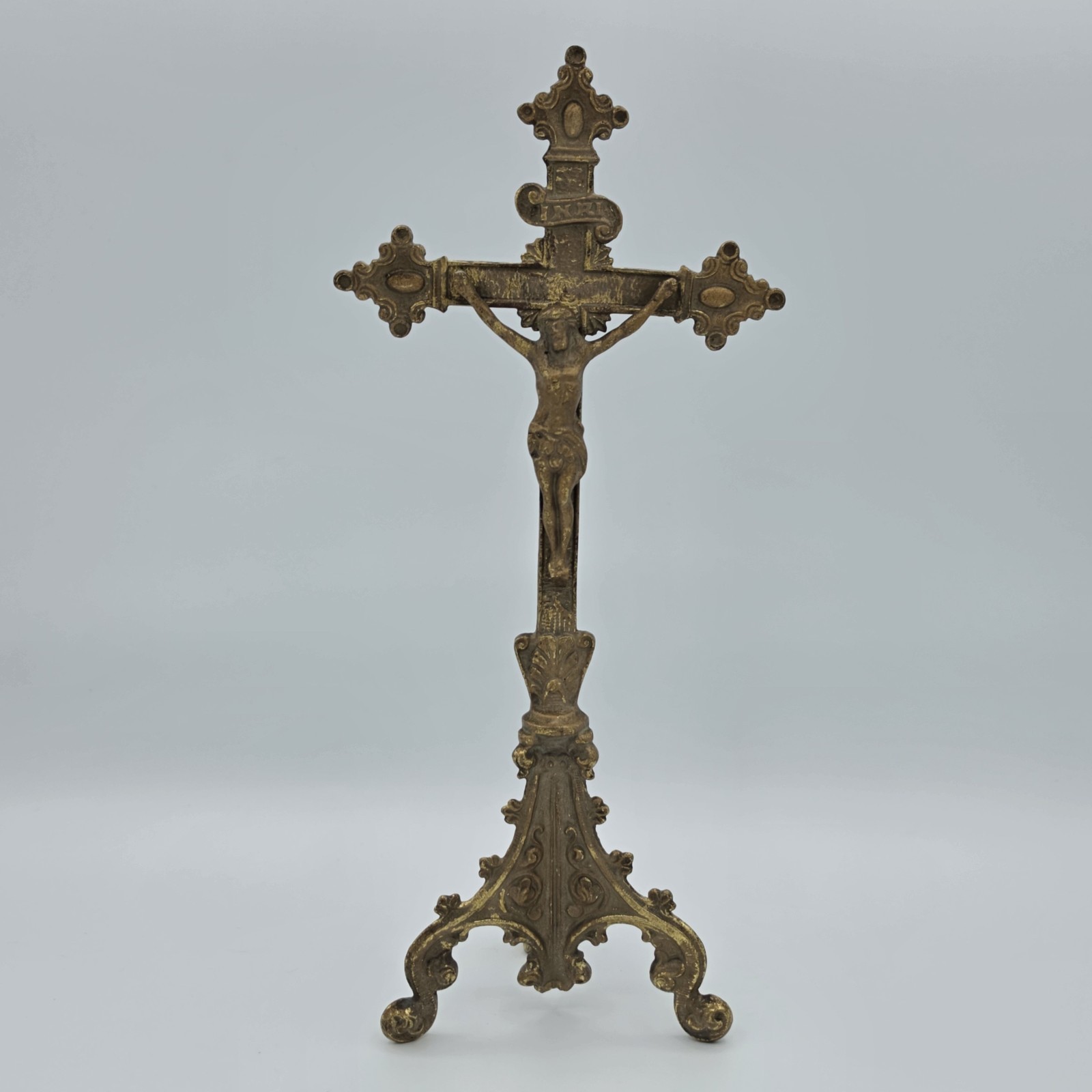 VTG FRENCH ALTAR CRUCIFIX GOTHIC REVIVAL BRASS TRIPOD BASE CATHOLIC 19c ANTIQUE VTG FRENCH ALTAR CRUCIFIX GOTHIC REVIVAL BRASS TRIPOD BASE CATHOLIC 19c ANTIQUE