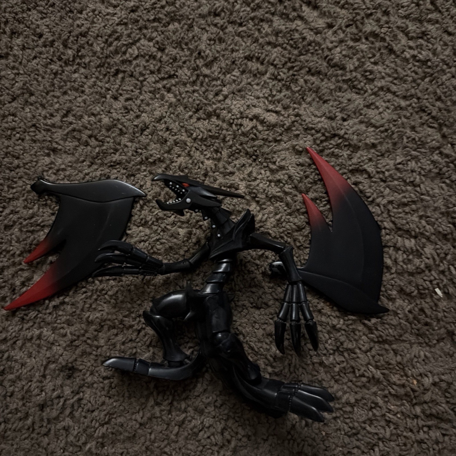 S.H. MonsterArts Yu-Gi-Oh Red Eyes Black Dragon *DAMAGED*