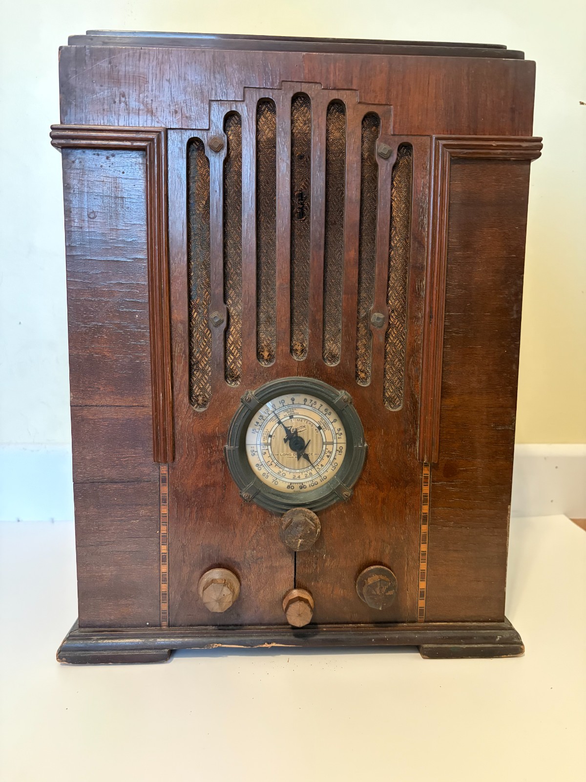 Vintage 1934/1935 Zenith Model 808 Tombstone Radio Vintage 1934/1935 Zenith Model 808 Tombstone Radio