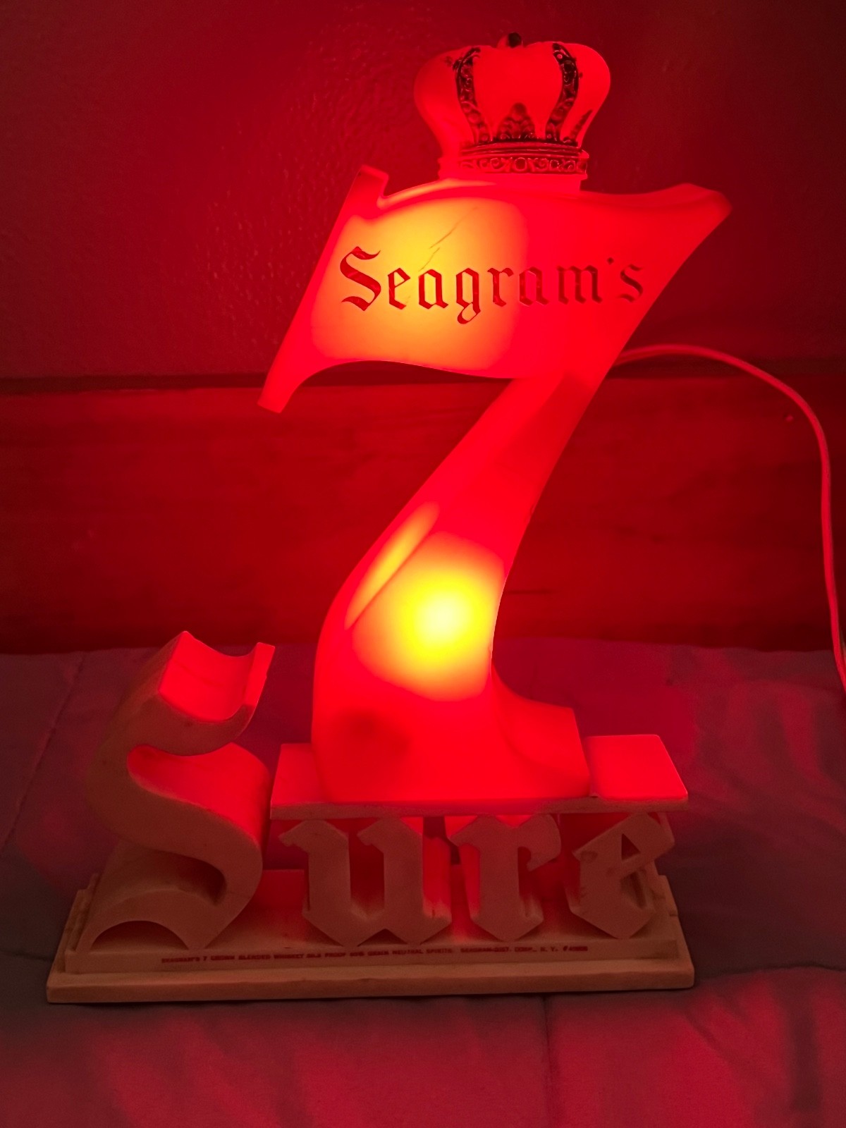 Vintage Seagram's 7 Crown Whiskey Bar Lighted Sign Lamp The Sure One Pre-owned