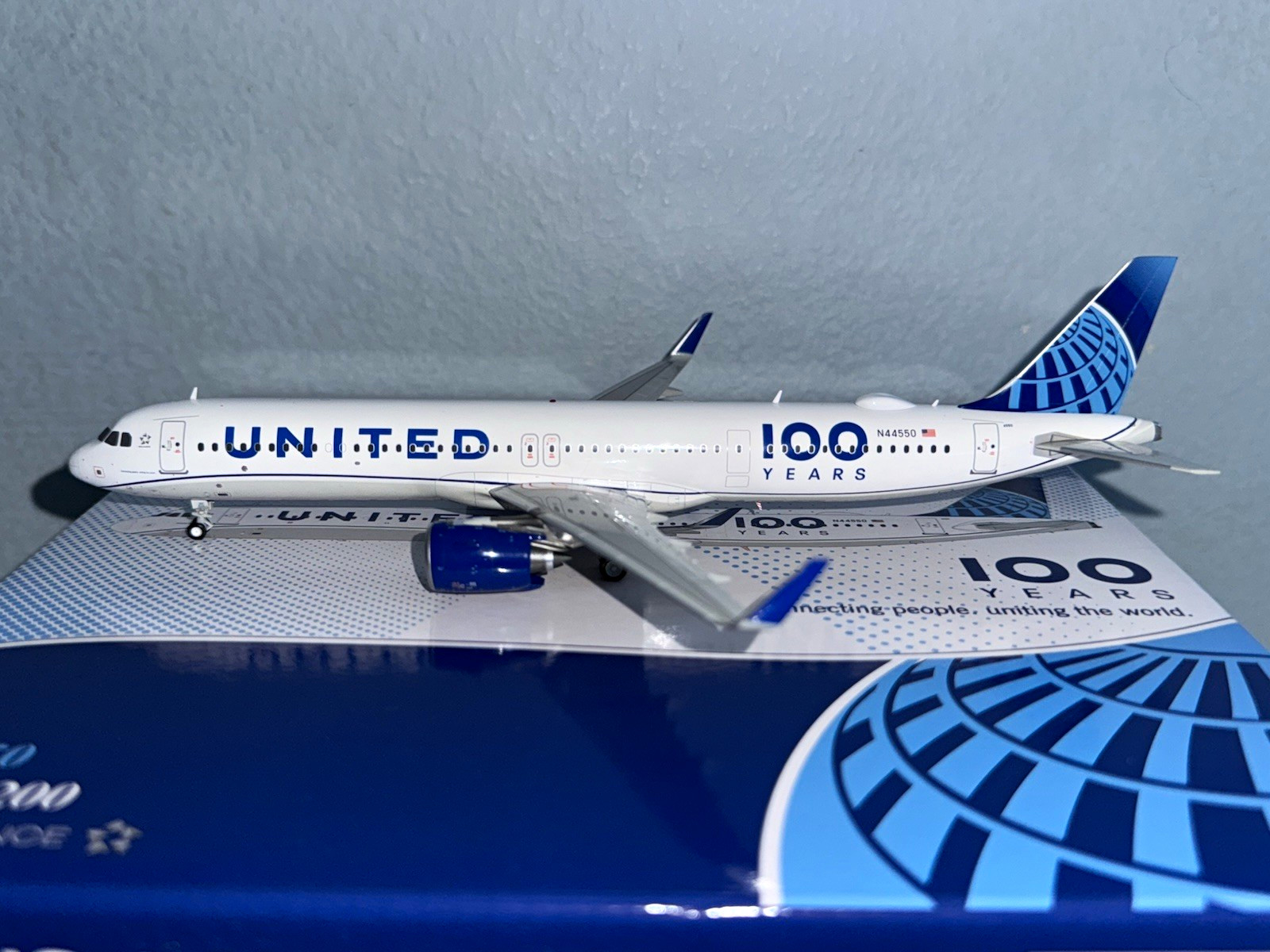 SQ Wings 1:200 United Airlines Airbus A321neo “100 Years” L2346 