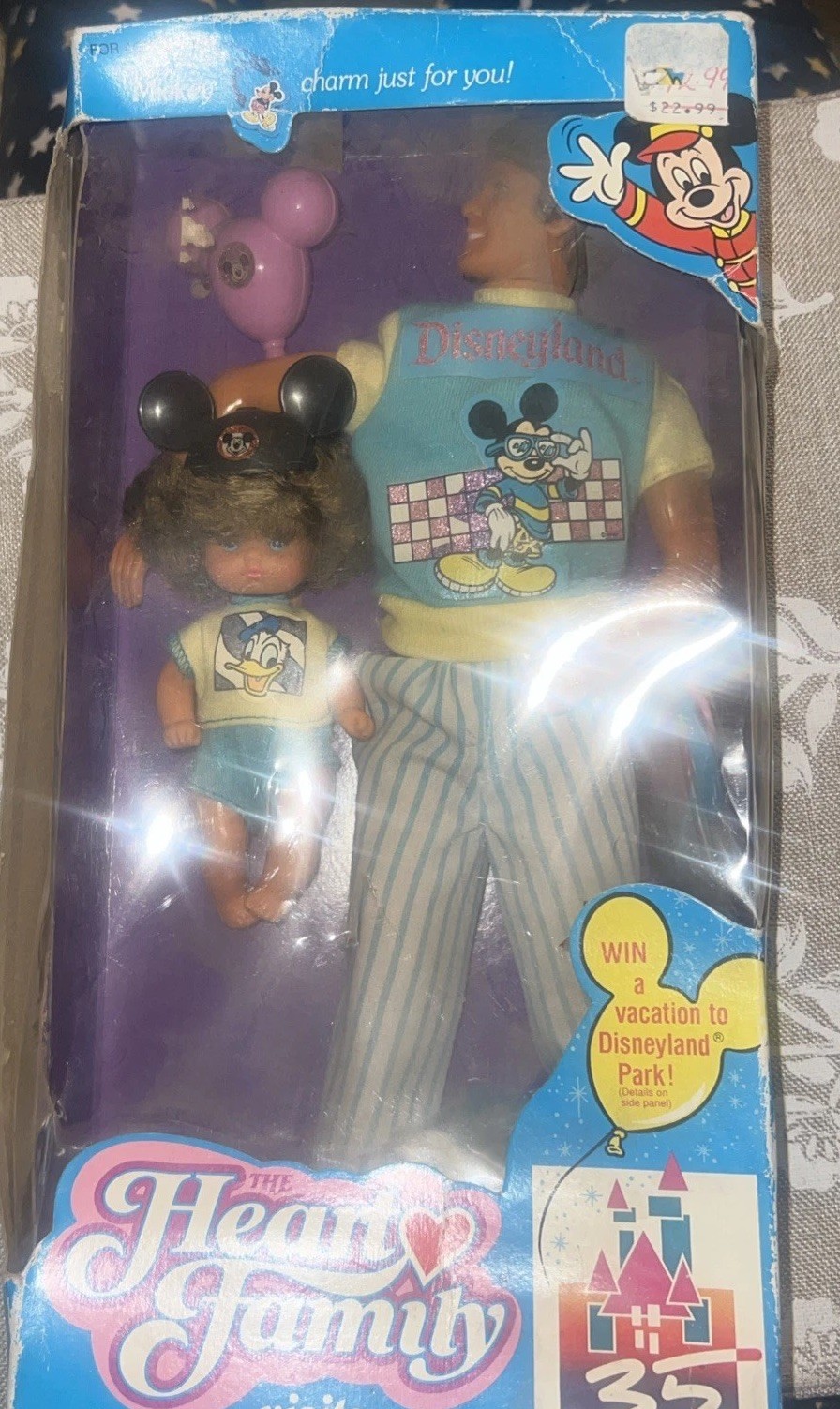 Mattel 1989 The Heart Family Visits Disneyland Park Dad and Boy 7556 NRFB NOS Mattel 1989 The Heart Family Visits Disneyland Park Dad and Boy 7556 NRFB NOS