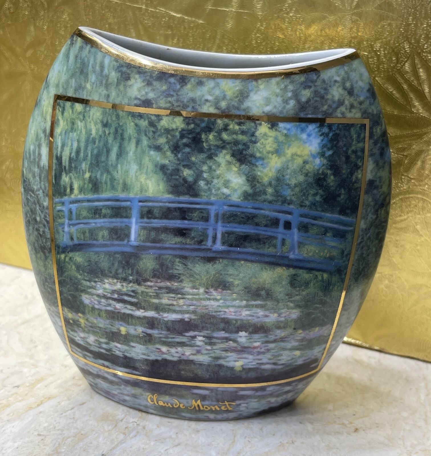 Goebel Claude Monet Small Vase 4.5x5x1 Bridge over pond of Lillies Germany Goebel Claude Monet Small Vase 4.5x5x1 Bridge over pond of Lillies Germany