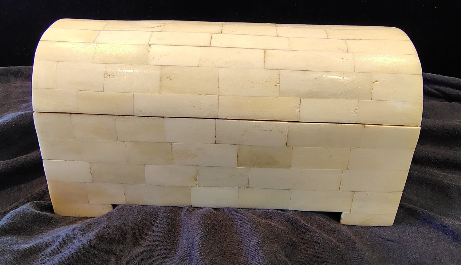 Vintage tessellated inlay Bone Box Vintage tessellated inlay Bone Box