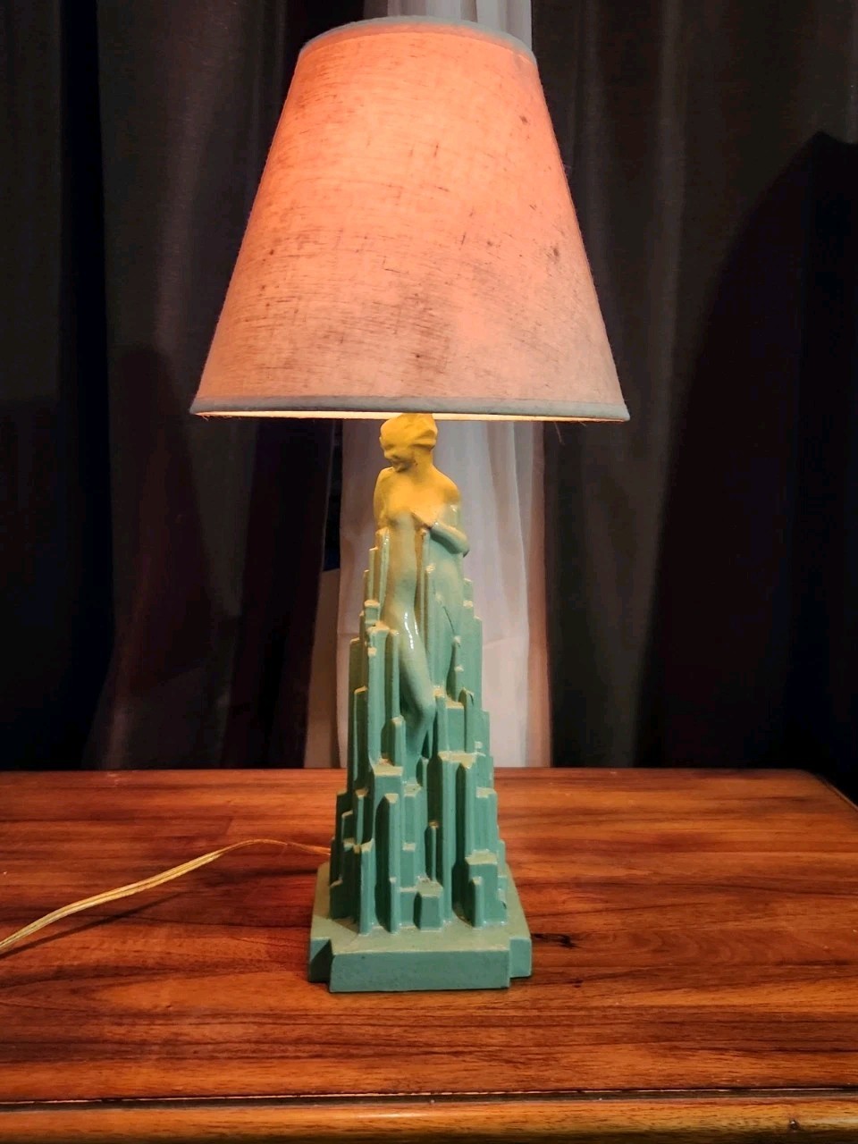 Vintage Art Deco Frankart Revival Lamp. \