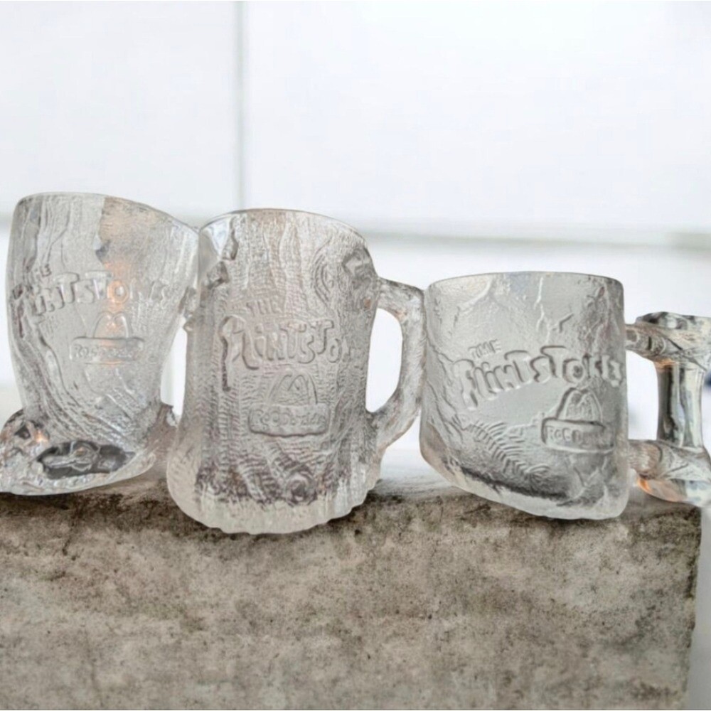 🆕 Vintage Flintstone\'s Set Of 6 Cups 🆕 Vintage Flintstone\'s Set Of 6 Cups