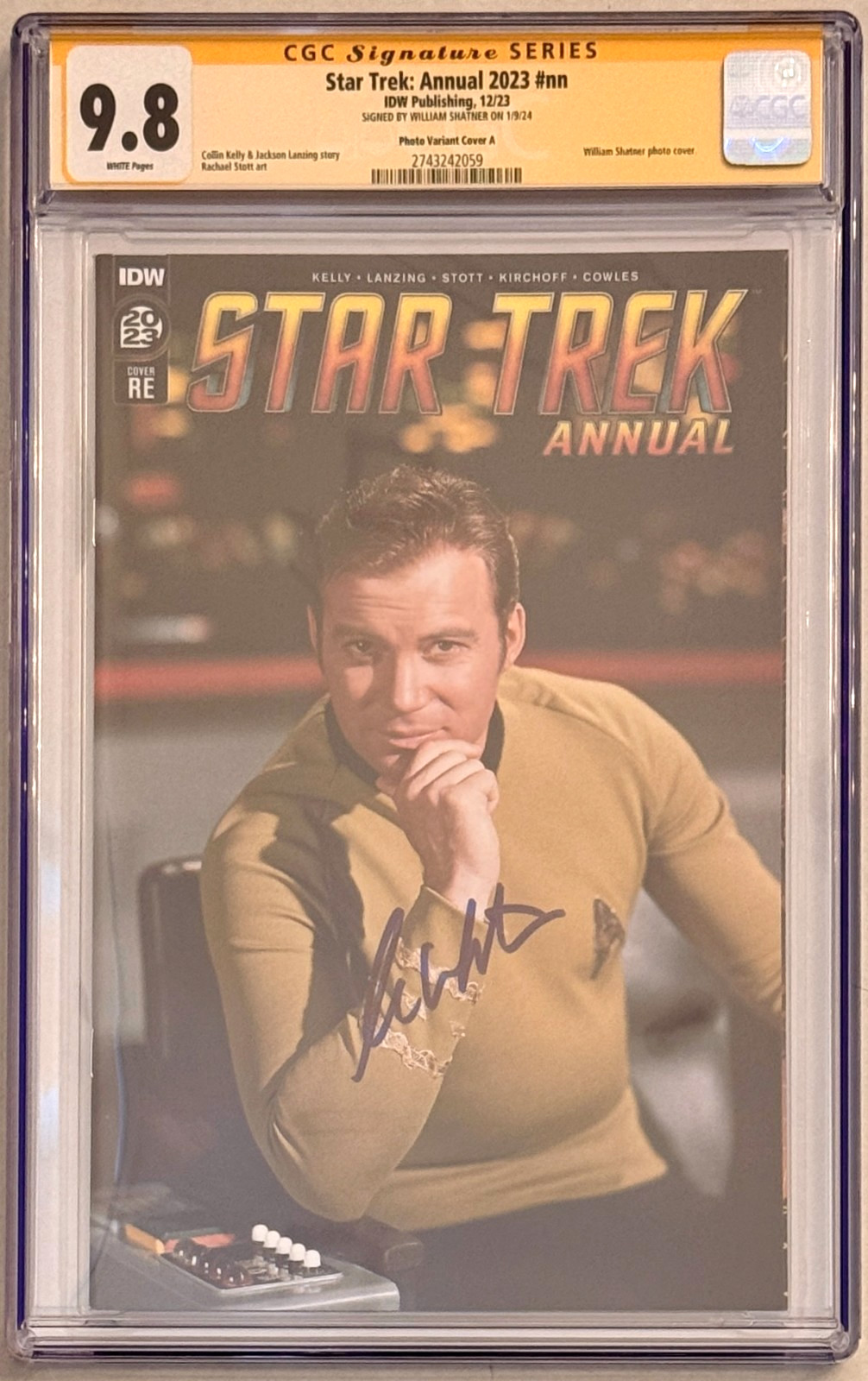 William Shatner Signed Photo Cover CGC SS Graded 9.8 Star Trek Annual #nn