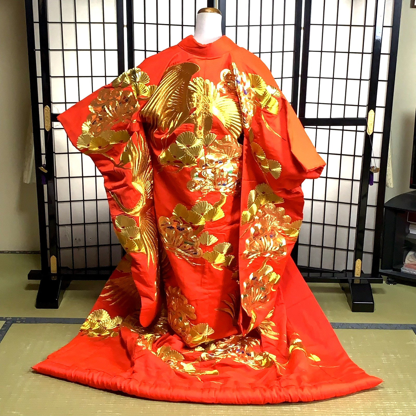 Vintage Japanese Synthetic Uchikake Wedding Kimono robe Gold Embroidery Crane