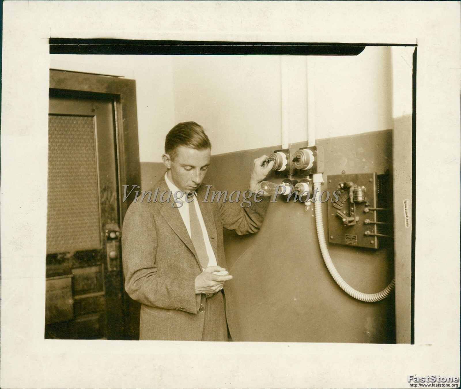 1925 Tech Will Switch Off Lights For Taxi Driver Fear Test Science Photo 5x7