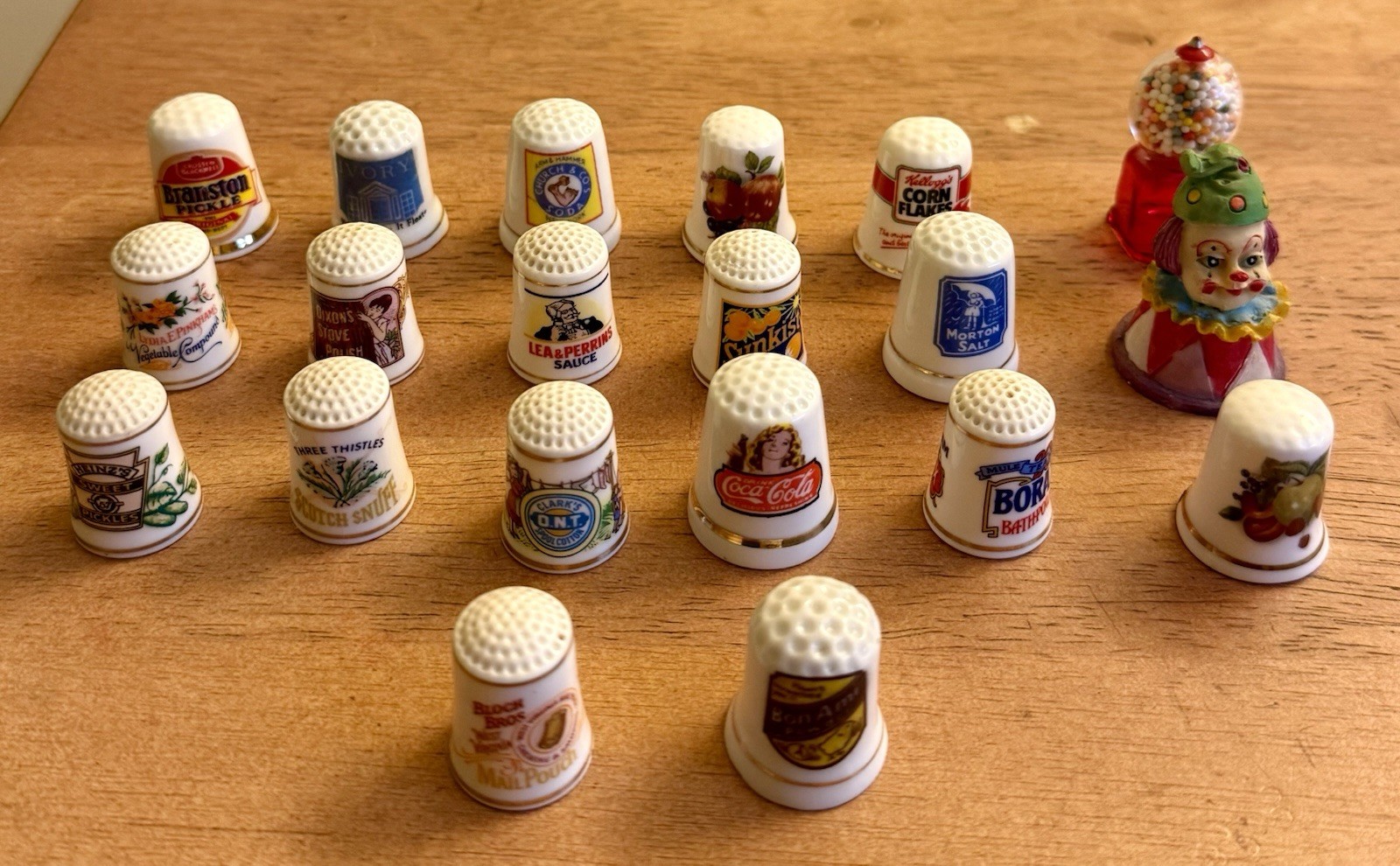 Mixed lot of 20 Unique VINTAGE SOUVENIR THIMBLES Clown, Salt, Coca Cola Mixed lot of 20 Unique VINTAGE SOUVENIR THIMBLES Clown, Salt, Coca Cola